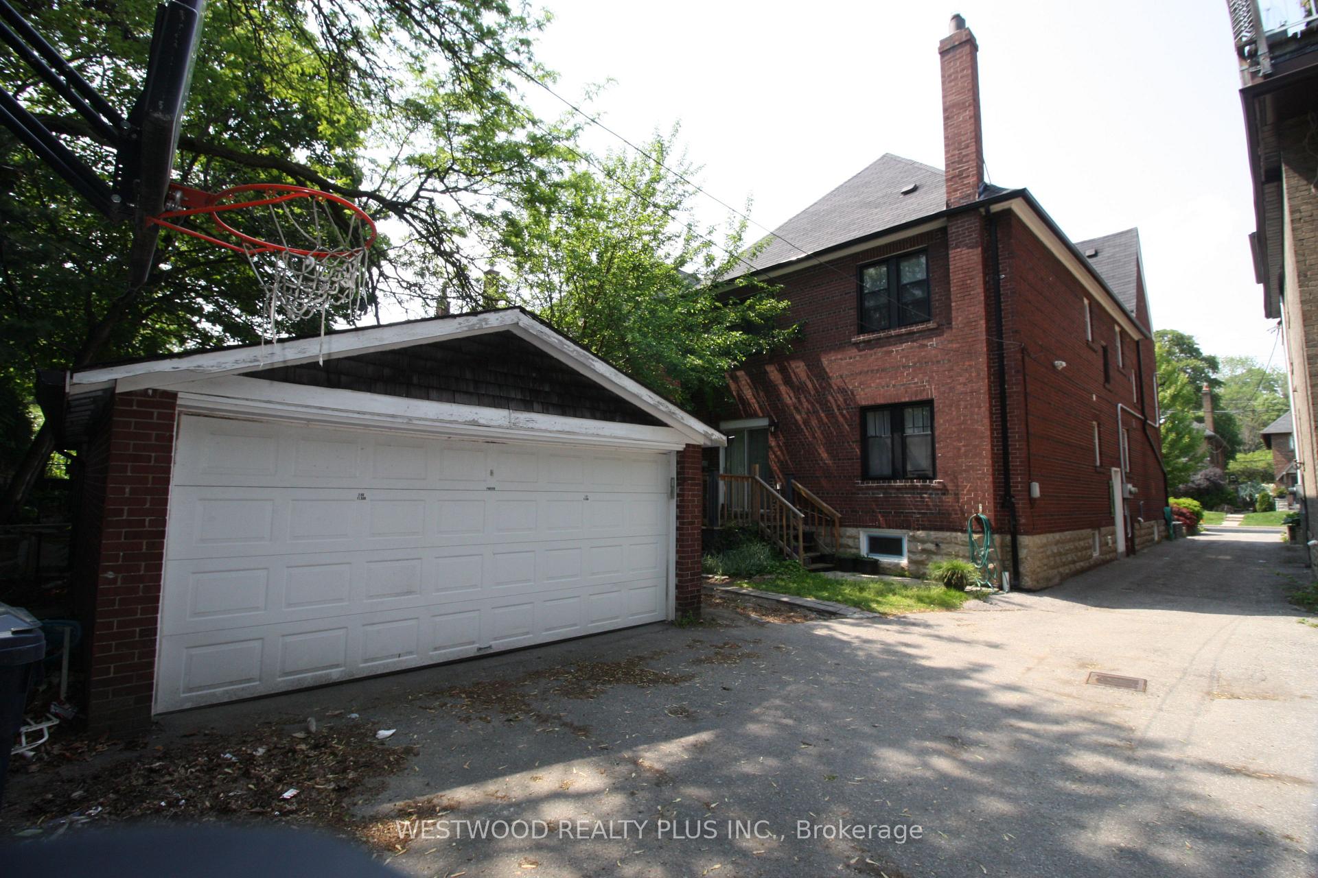 Photo 11 of 35 Whitehall Road, Toronto, Rosedale-Moore Park — HOMEH