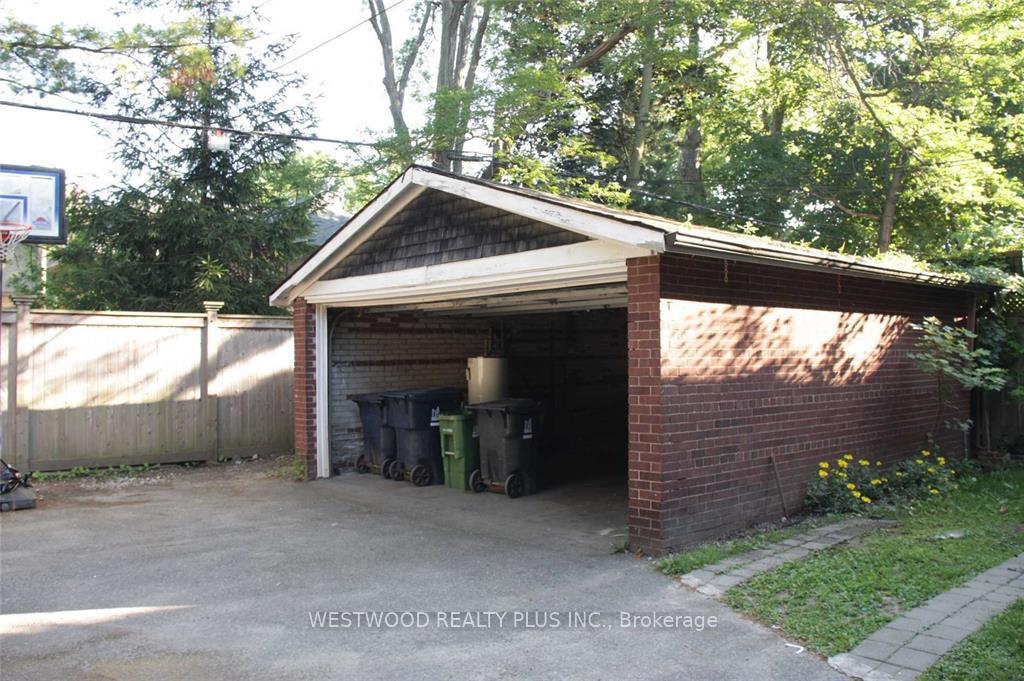 Photo 14 of 35 Whitehall Road, Toronto, Rosedale-Moore Park — HOMEH