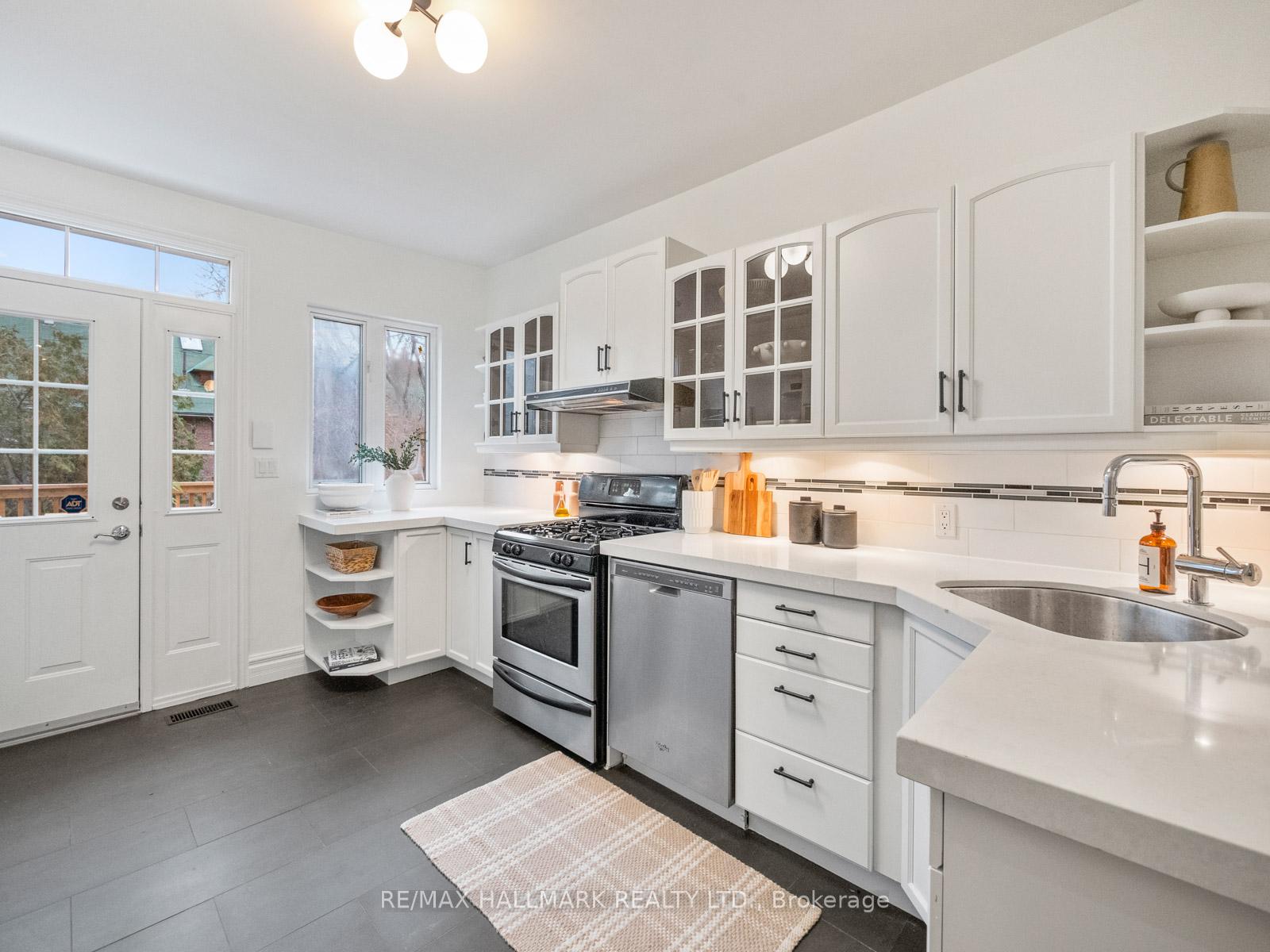 Photo 16 of 132 Withrow Avenue, Toronto, North Riverdale — HOMEH