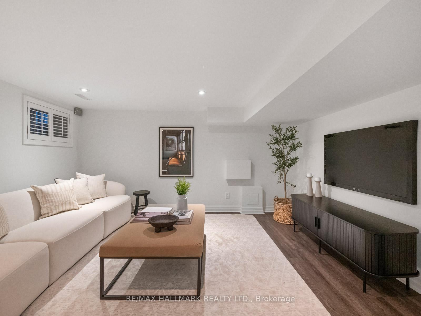 Photo 32 of 132 Withrow Avenue, Toronto, North Riverdale — HOMEH