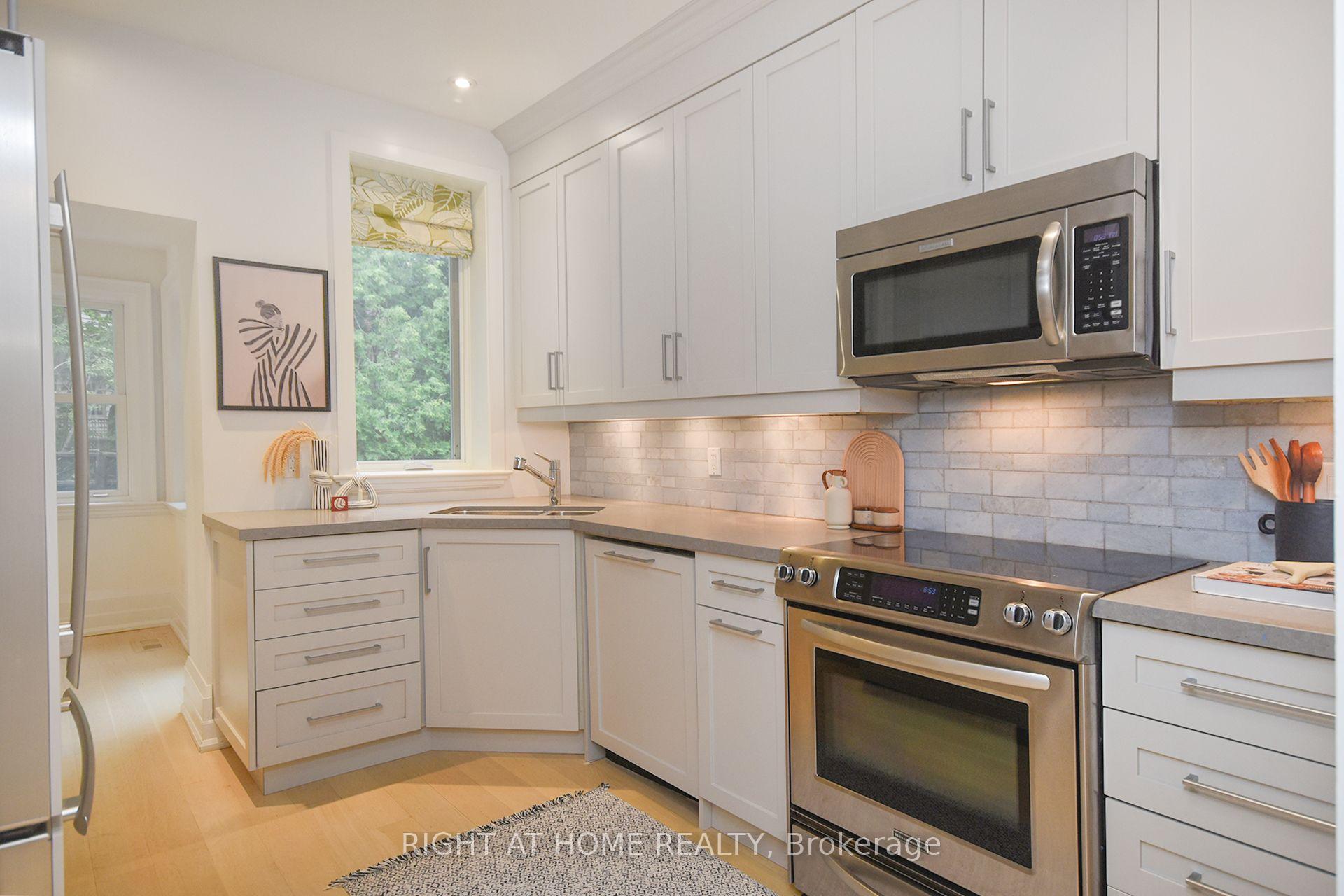 Photo 16 of 104 Summerhill Avenue, Toronto, Rosedale-Moore Park — HOMEH