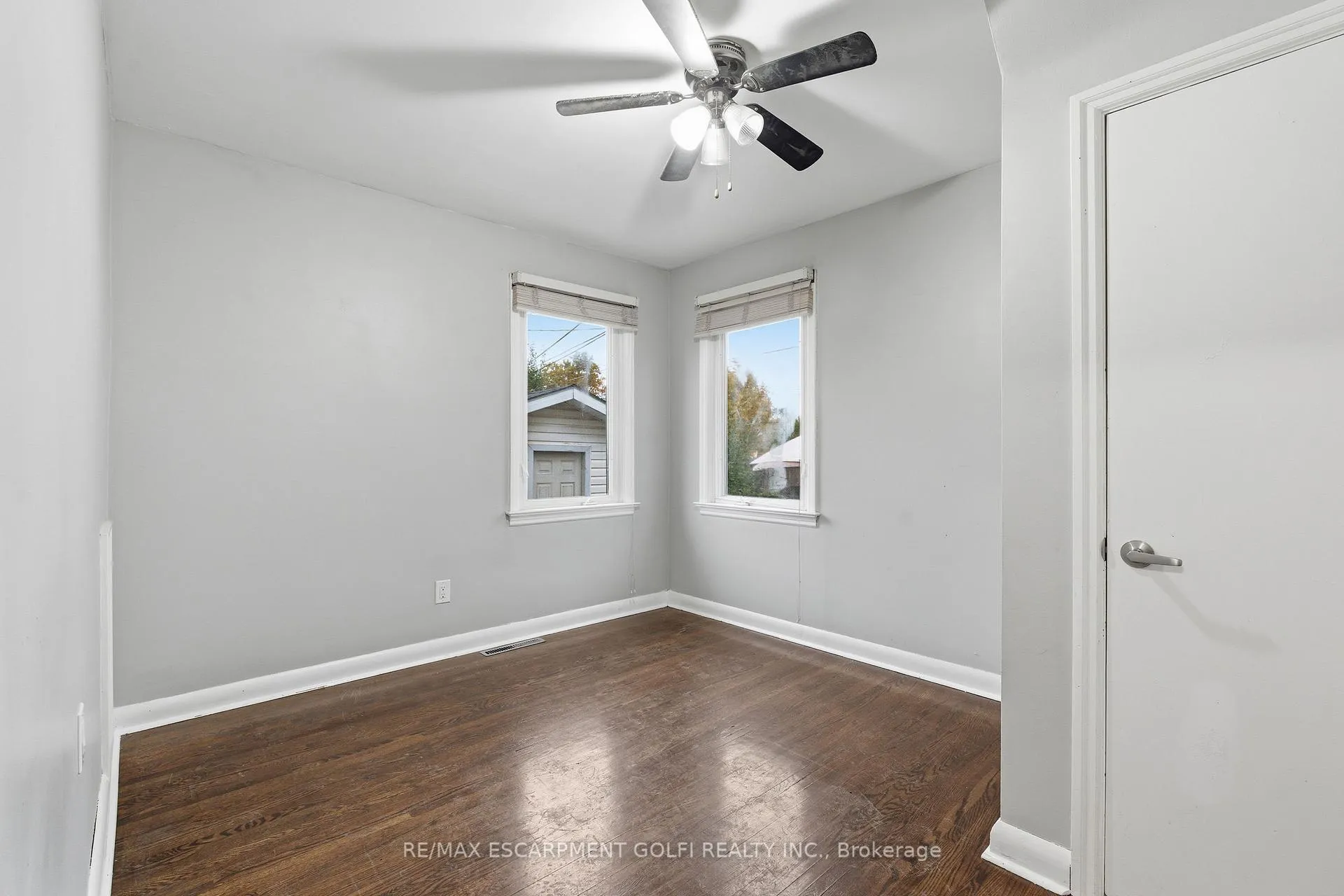 Photo 10 of 20 Thompson Avenue, Thorold, Thorold Downtown — HOMEH