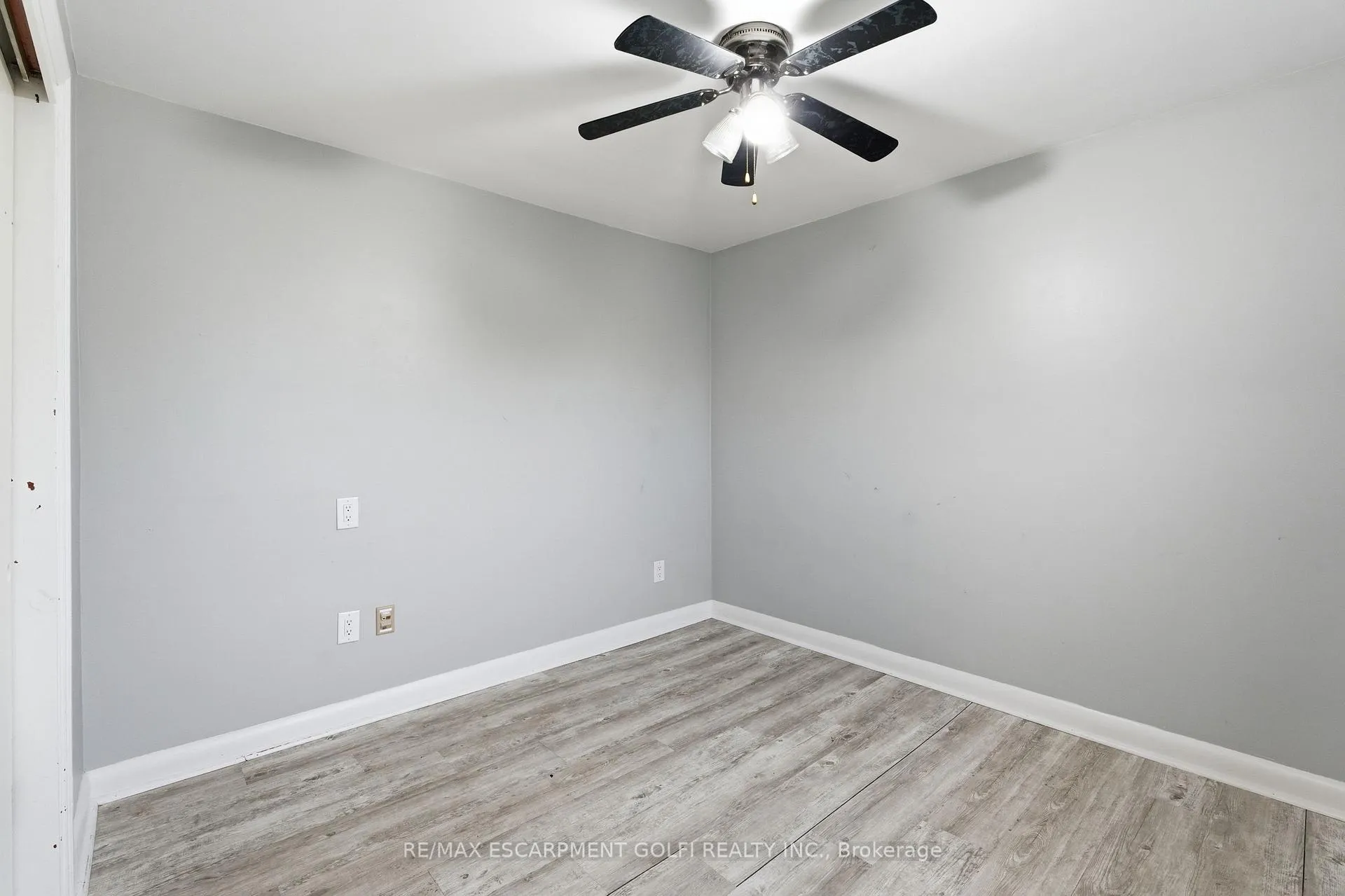 Photo 12 of 20 Thompson Avenue, Thorold, Thorold Downtown — HOMEH