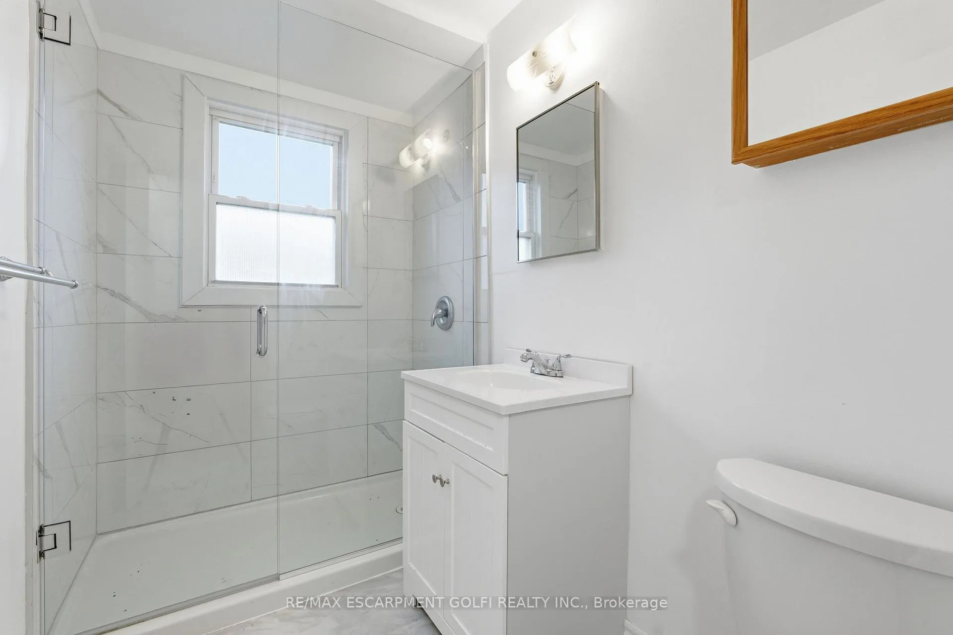 Photo 17 of 20 Thompson Avenue, Thorold, Thorold Downtown — HOMEH