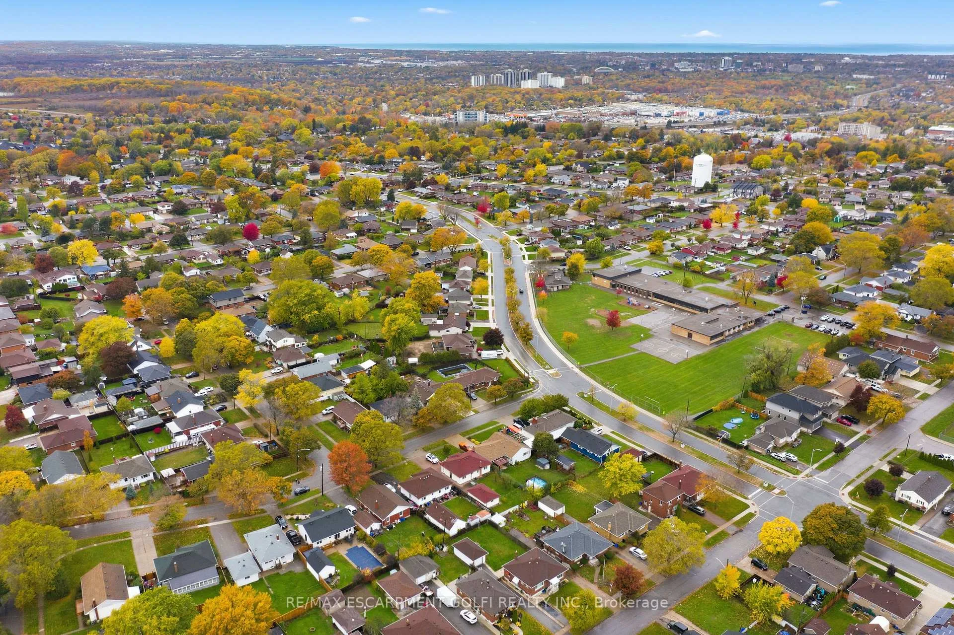 Photo 31 of 20 Thompson Avenue, Thorold, Thorold Downtown — HOMEH