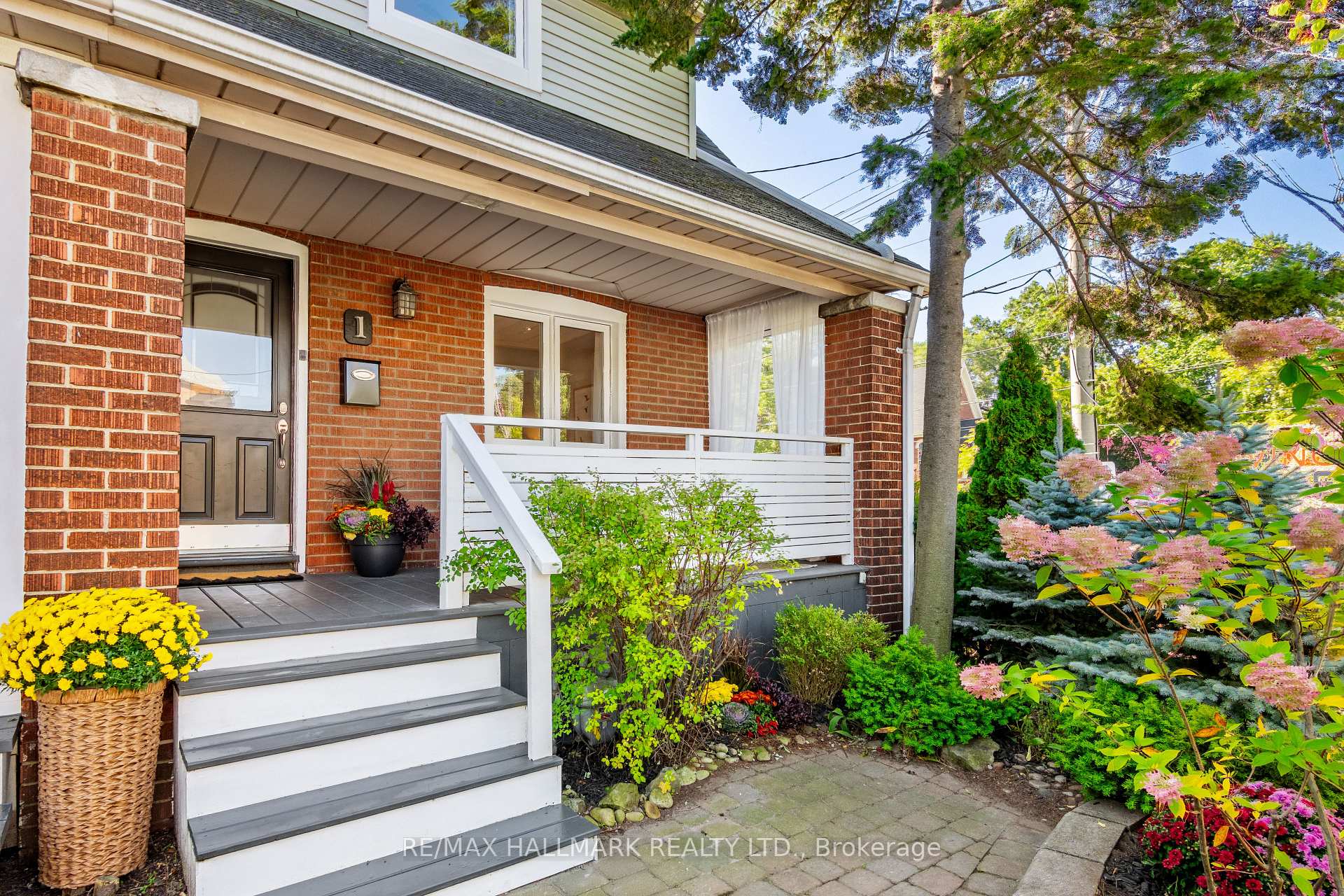 Photo 1 of 1 Heyworth Crescent, Toronto, East End-Danforth — HOMEH