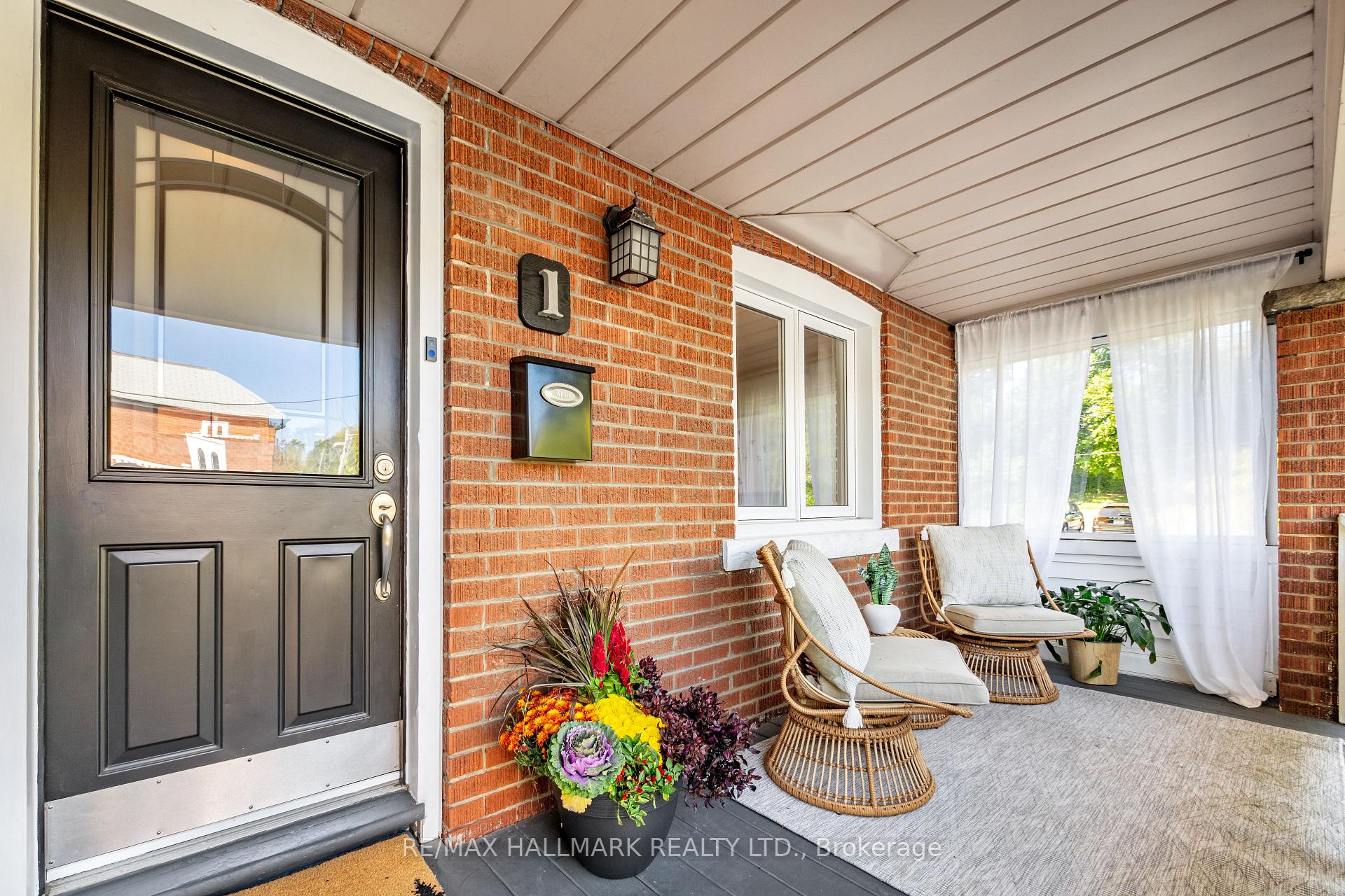Photo 2 of 1 Heyworth Crescent, Toronto, East End-Danforth — HOMEH