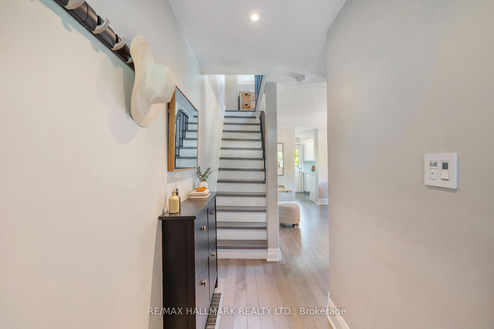 Photo 3 of 1 Heyworth Crescent, Toronto, East End-Danforth — HOMEH