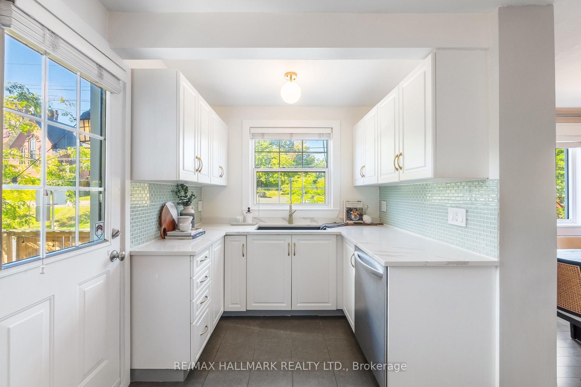 Photo 11 of 1 Heyworth Crescent, Toronto, East End-Danforth — HOMEH