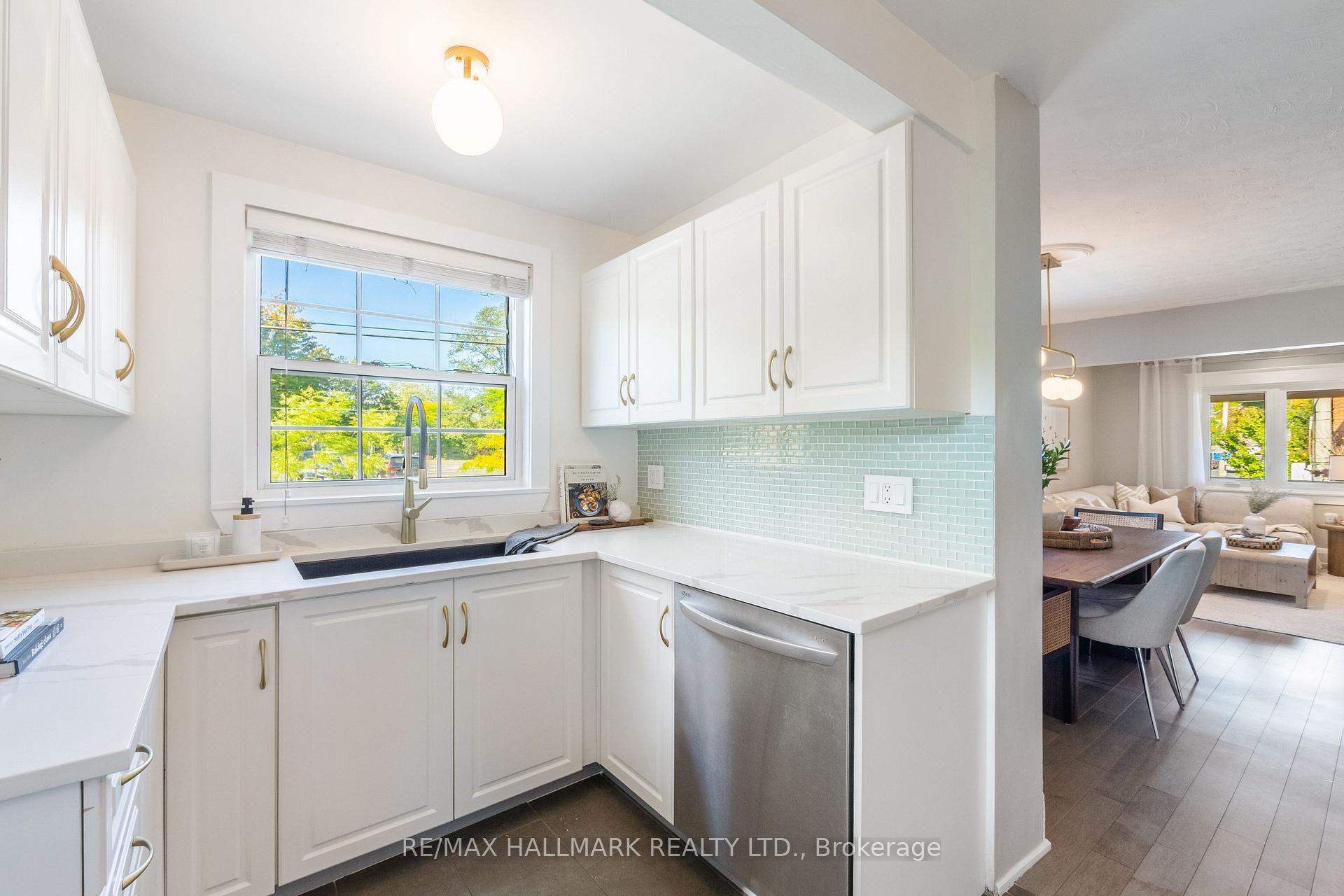 Photo 14 of 1 Heyworth Crescent, Toronto, East End-Danforth — HOMEH
