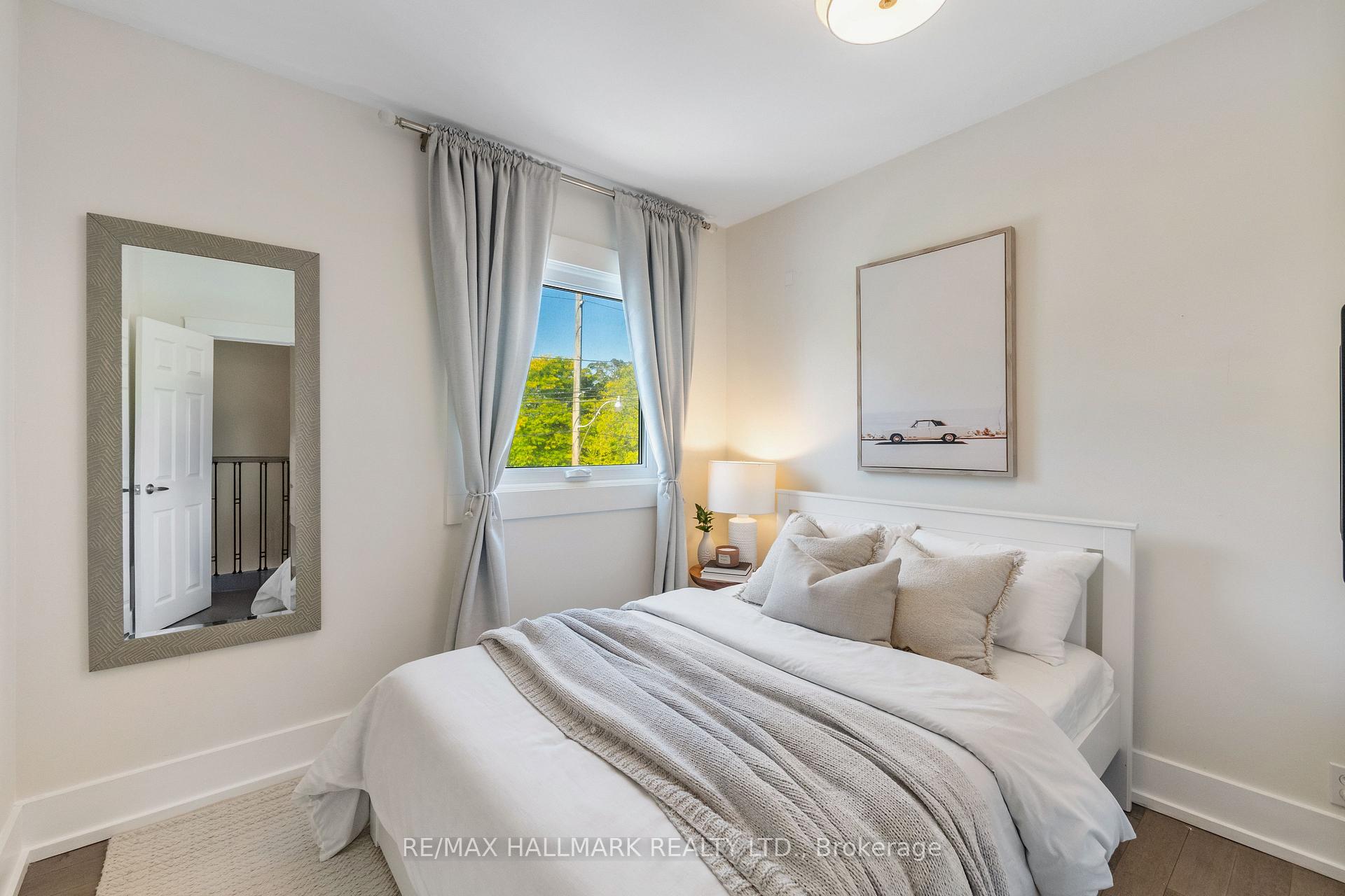 Photo 20 of 1 Heyworth Crescent, Toronto, East End-Danforth — HOMEH