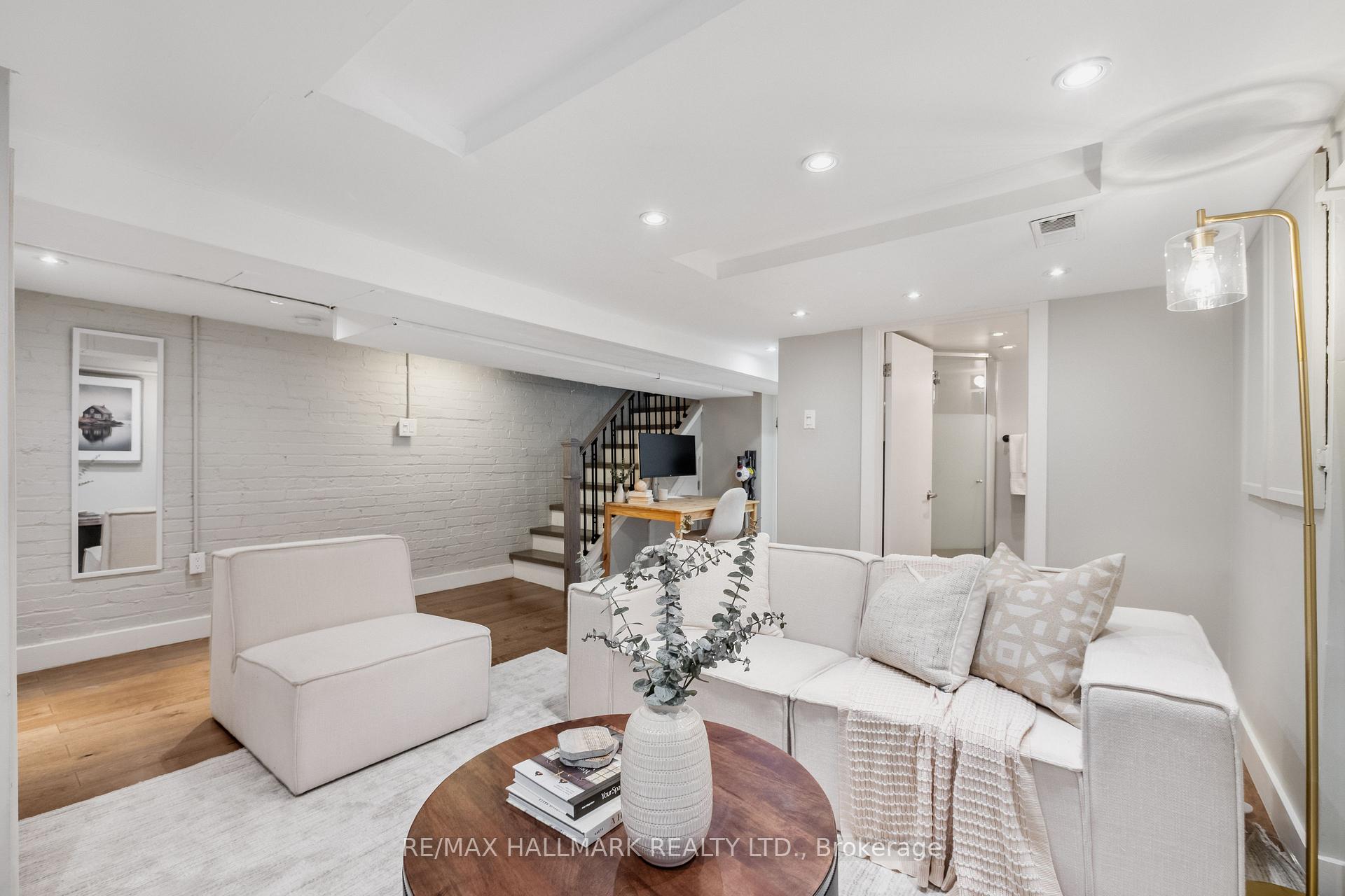 Photo 25 of 1 Heyworth Crescent, Toronto, East End-Danforth — HOMEH