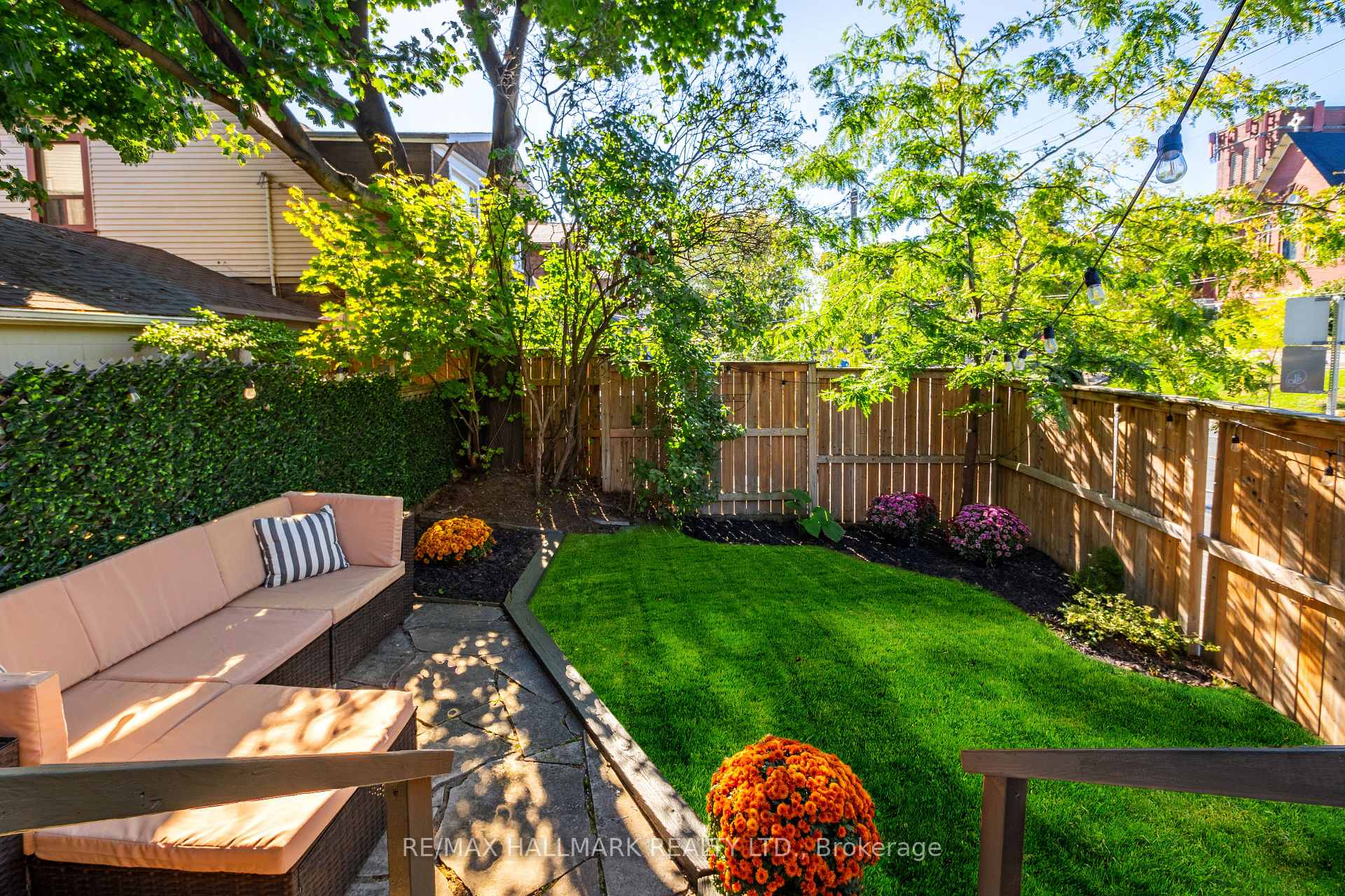 Photo 27 of 1 Heyworth Crescent, Toronto, East End-Danforth — HOMEH