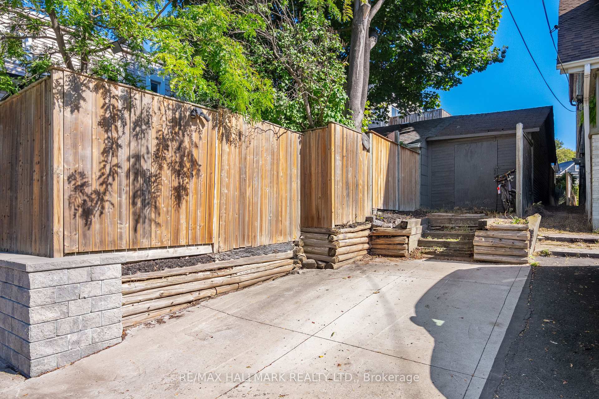 Photo 34 of 1 Heyworth Crescent, Toronto, East End-Danforth — HOMEH