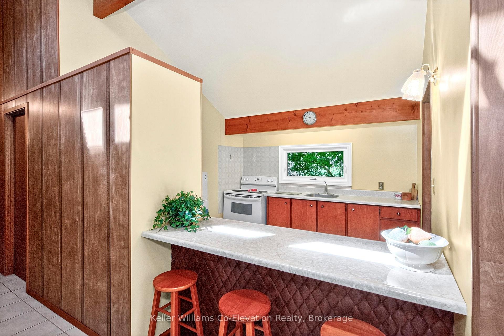 Photo 10 of 35 Crooked Creek Crescent, Tiny, Rural Tiny — HOMEH