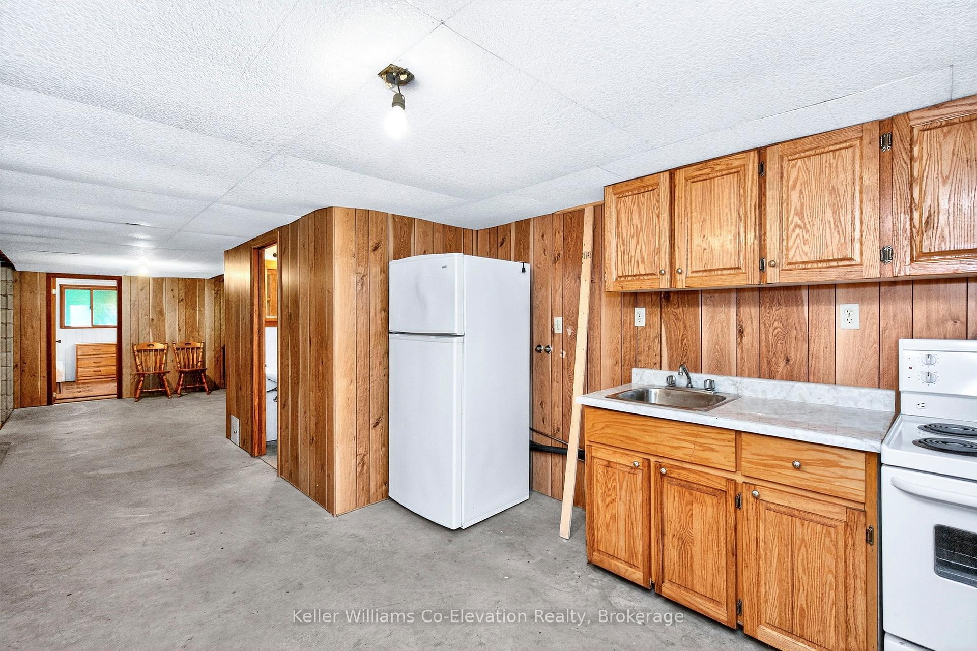 Photo 21 of 35 Crooked Creek Crescent, Tiny, Rural Tiny — HOMEH