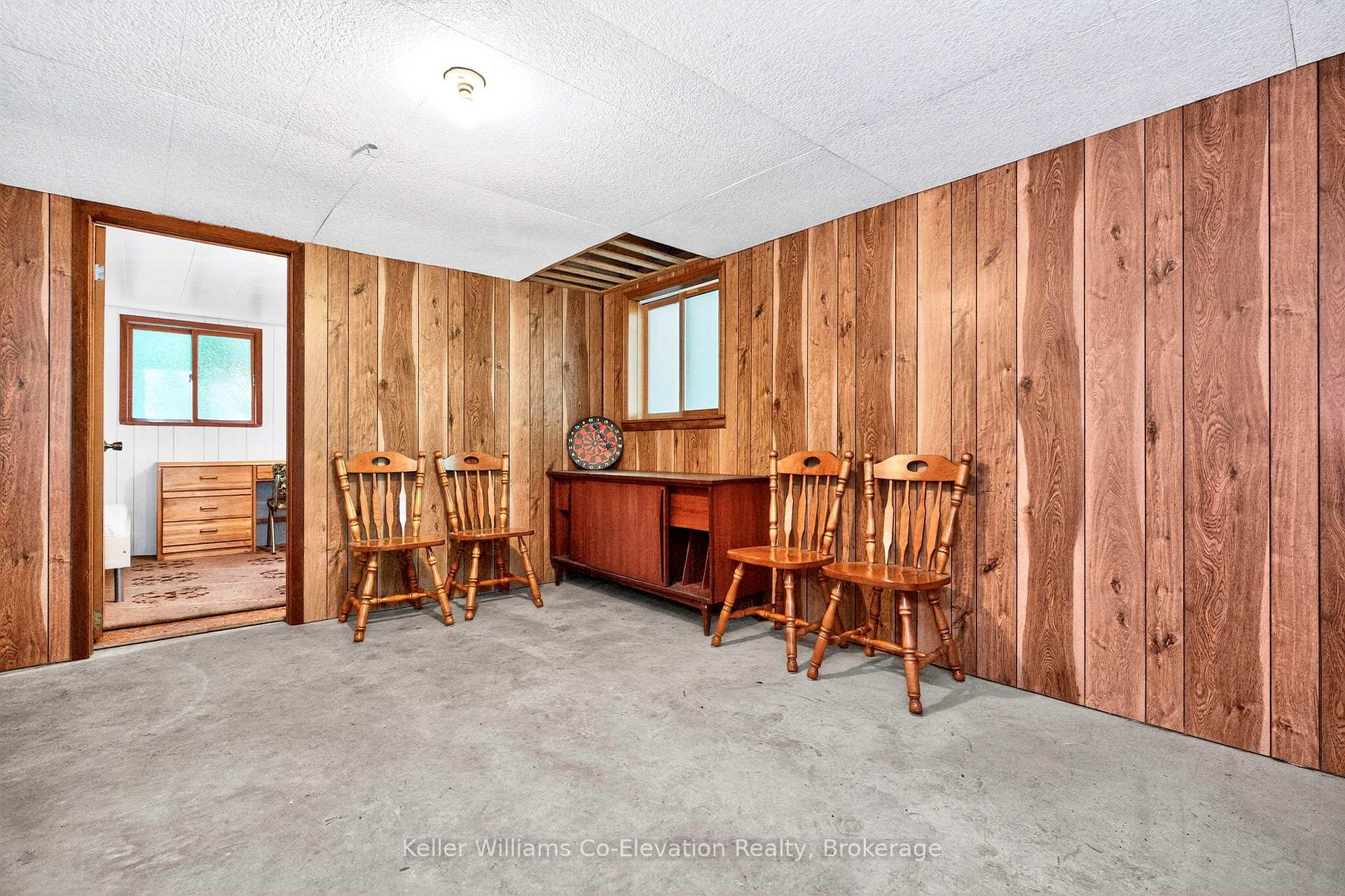 Photo 22 of 35 Crooked Creek Crescent, Tiny, Rural Tiny — HOMEH