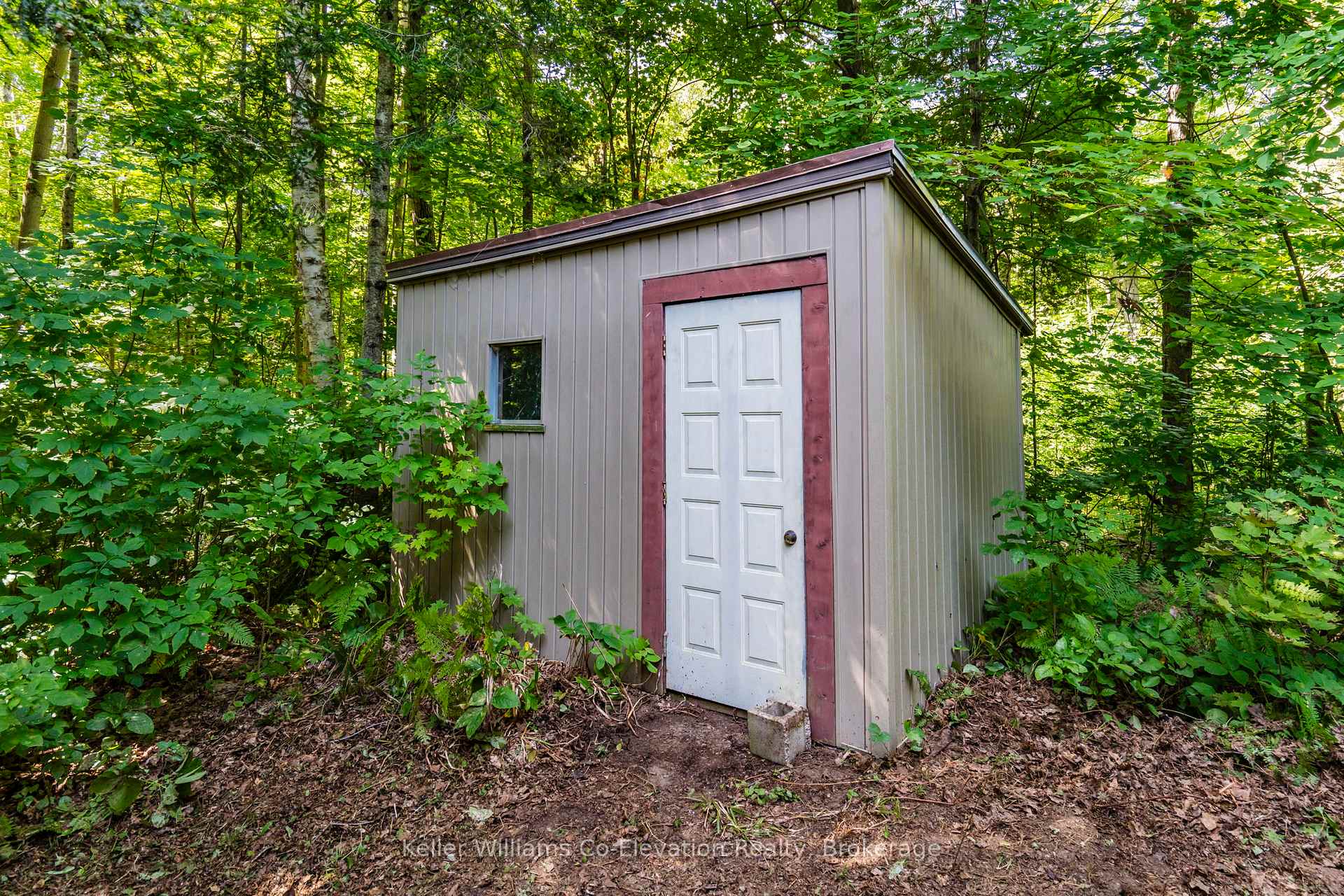 Photo 27 of 35 Crooked Creek Crescent, Tiny, Rural Tiny — HOMEH