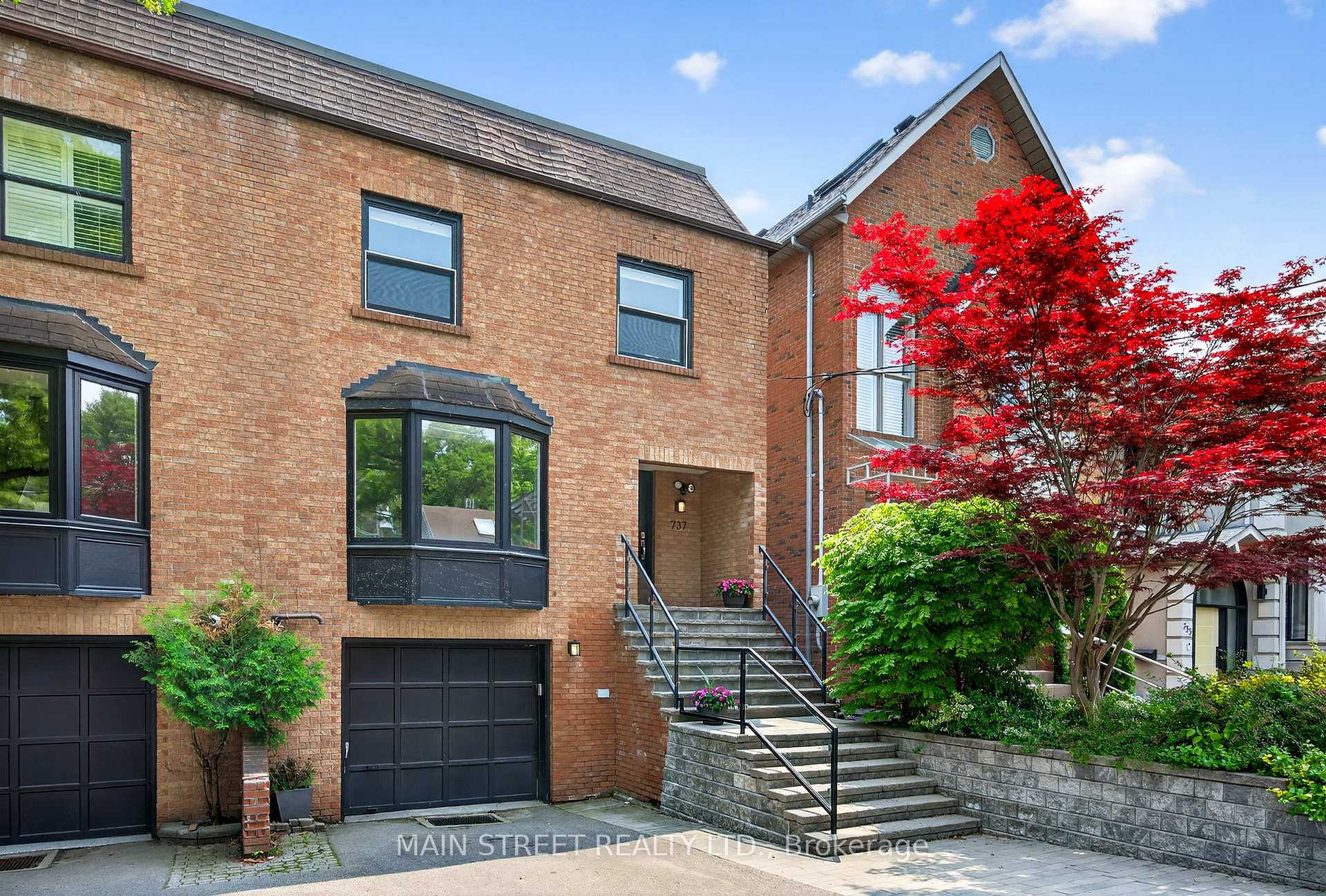 Front of 737 Merton Street