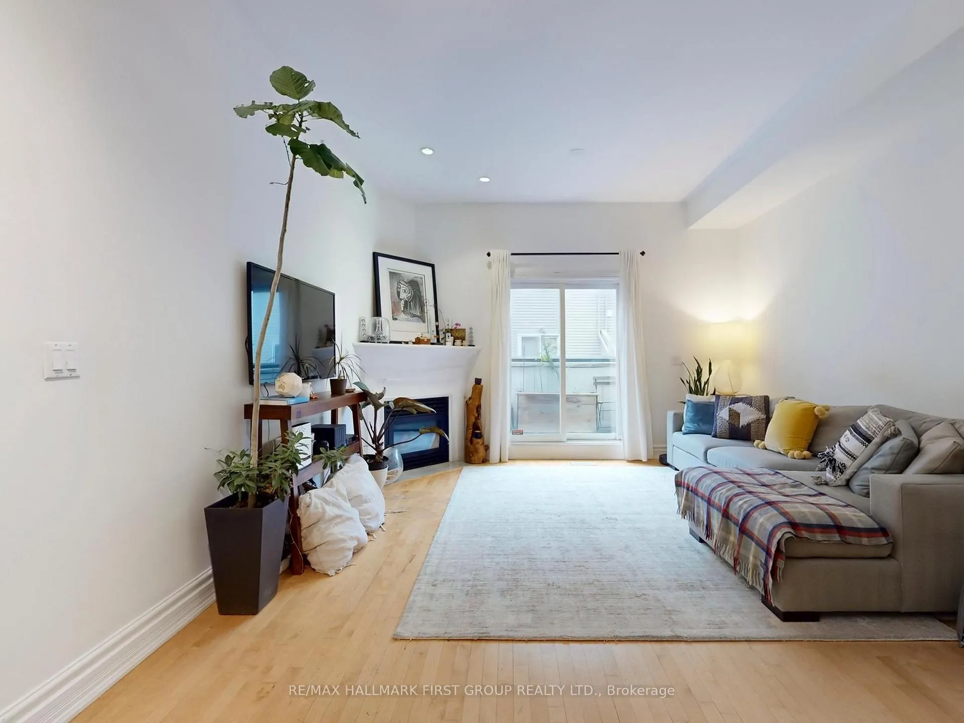 Photo 10 of 9D Woodfield Road, Toronto, Greenwood-Coxwell — HOMEH
