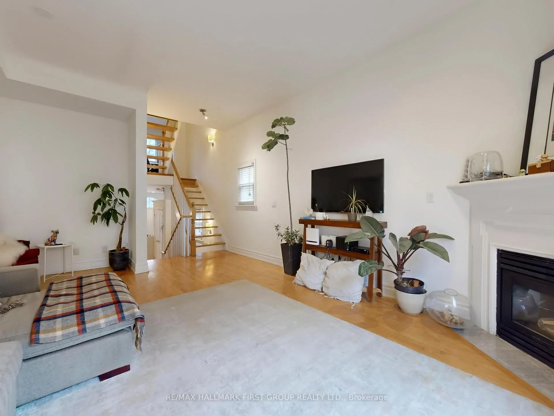 Photo 12 of 9D Woodfield Road, Toronto, Greenwood-Coxwell — HOMEH