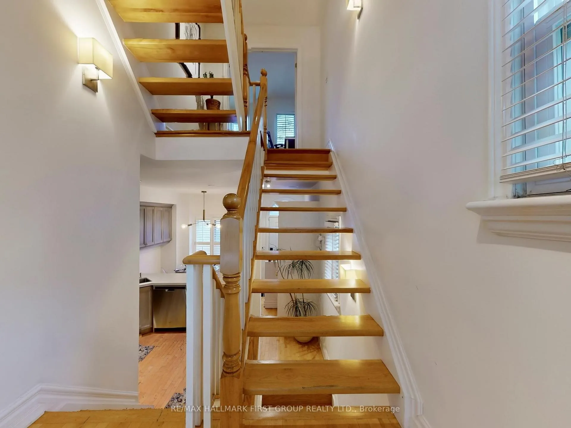 Photo 13 of 9D Woodfield Road, Toronto, Greenwood-Coxwell — HOMEH