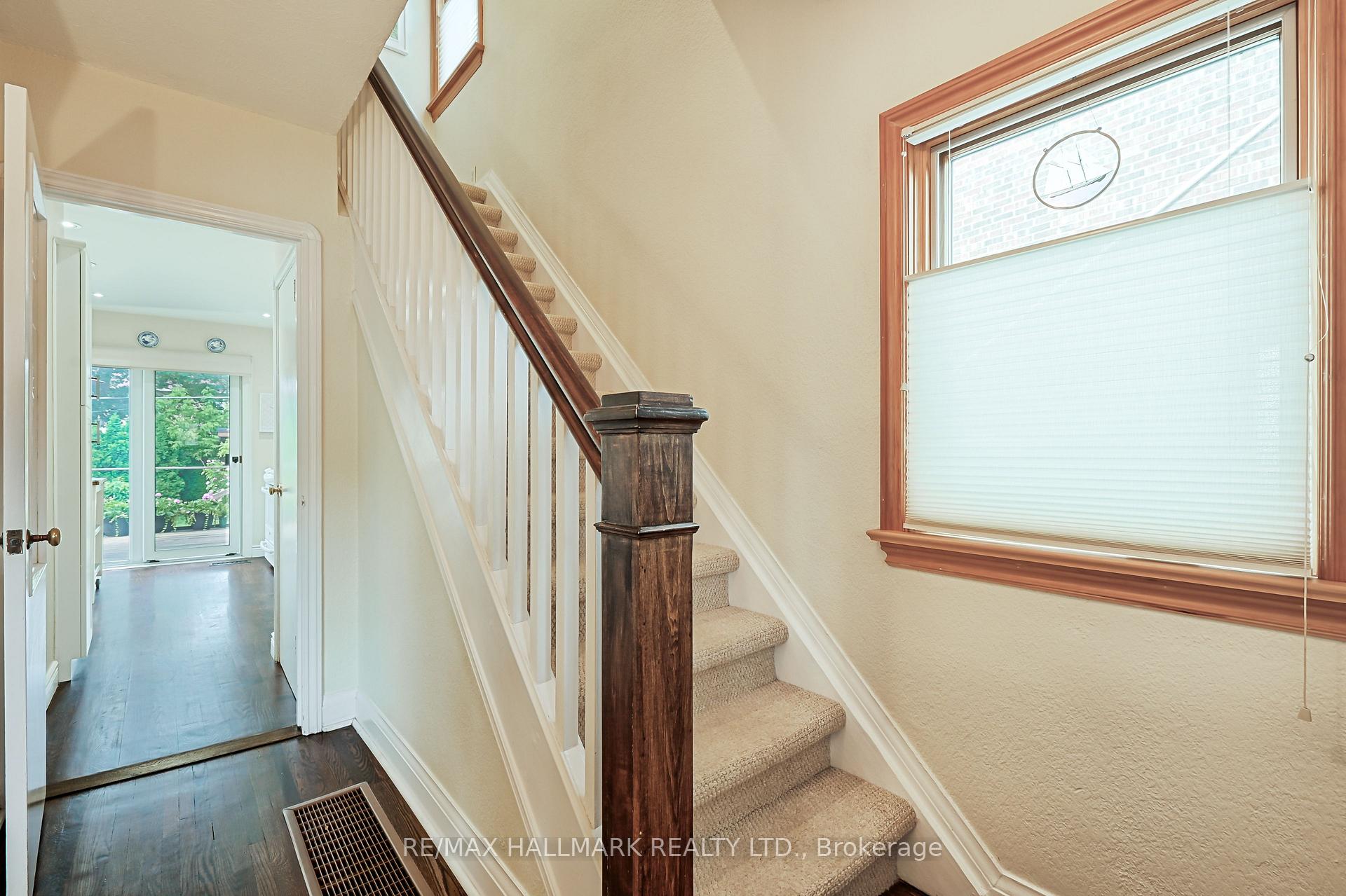 Photo 3 of 24 Thursfield Crescent, Toronto, Leaside — HOMEH