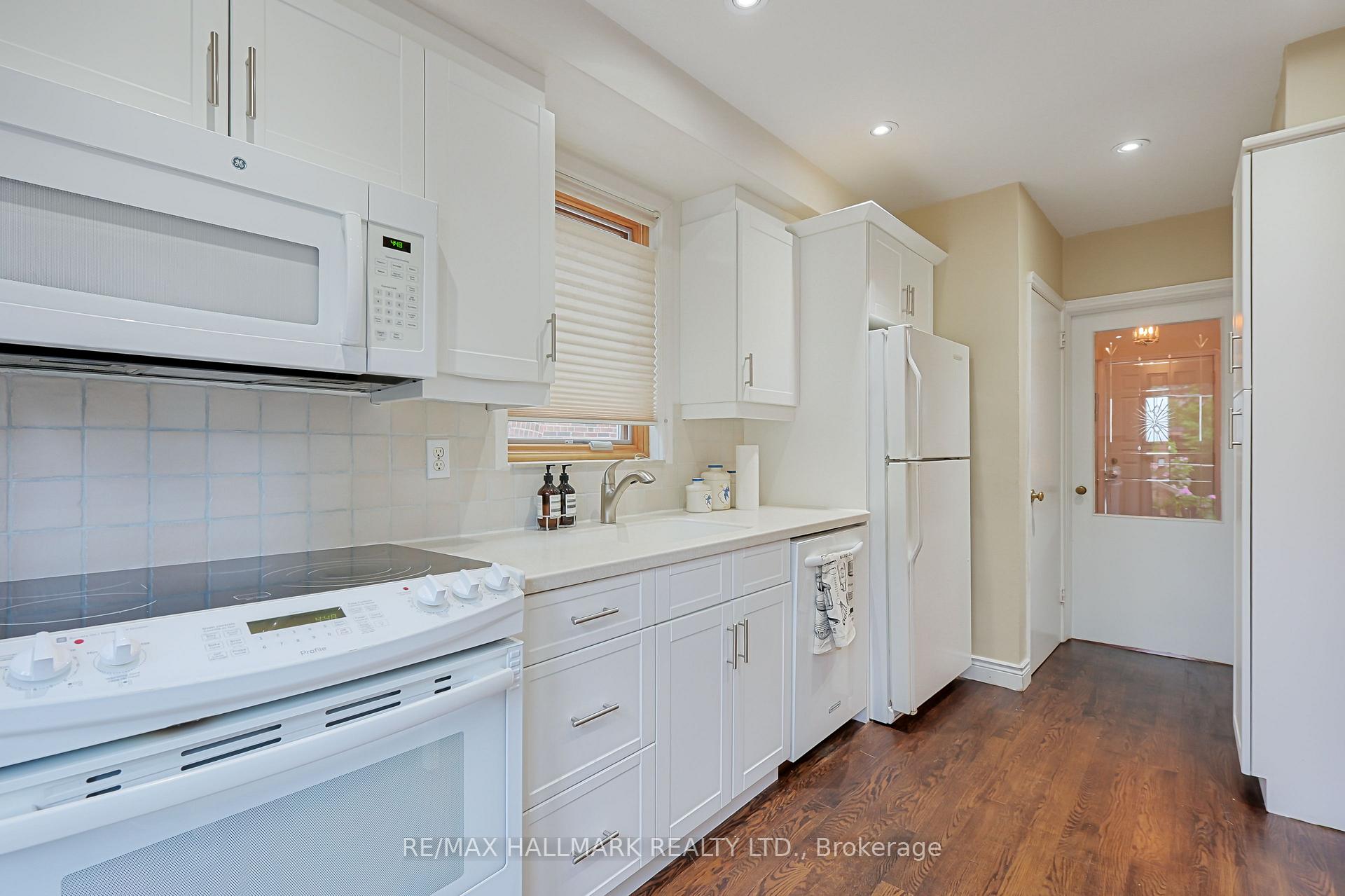 Photo 13 of 24 Thursfield Crescent, Toronto, Leaside — HOMEH