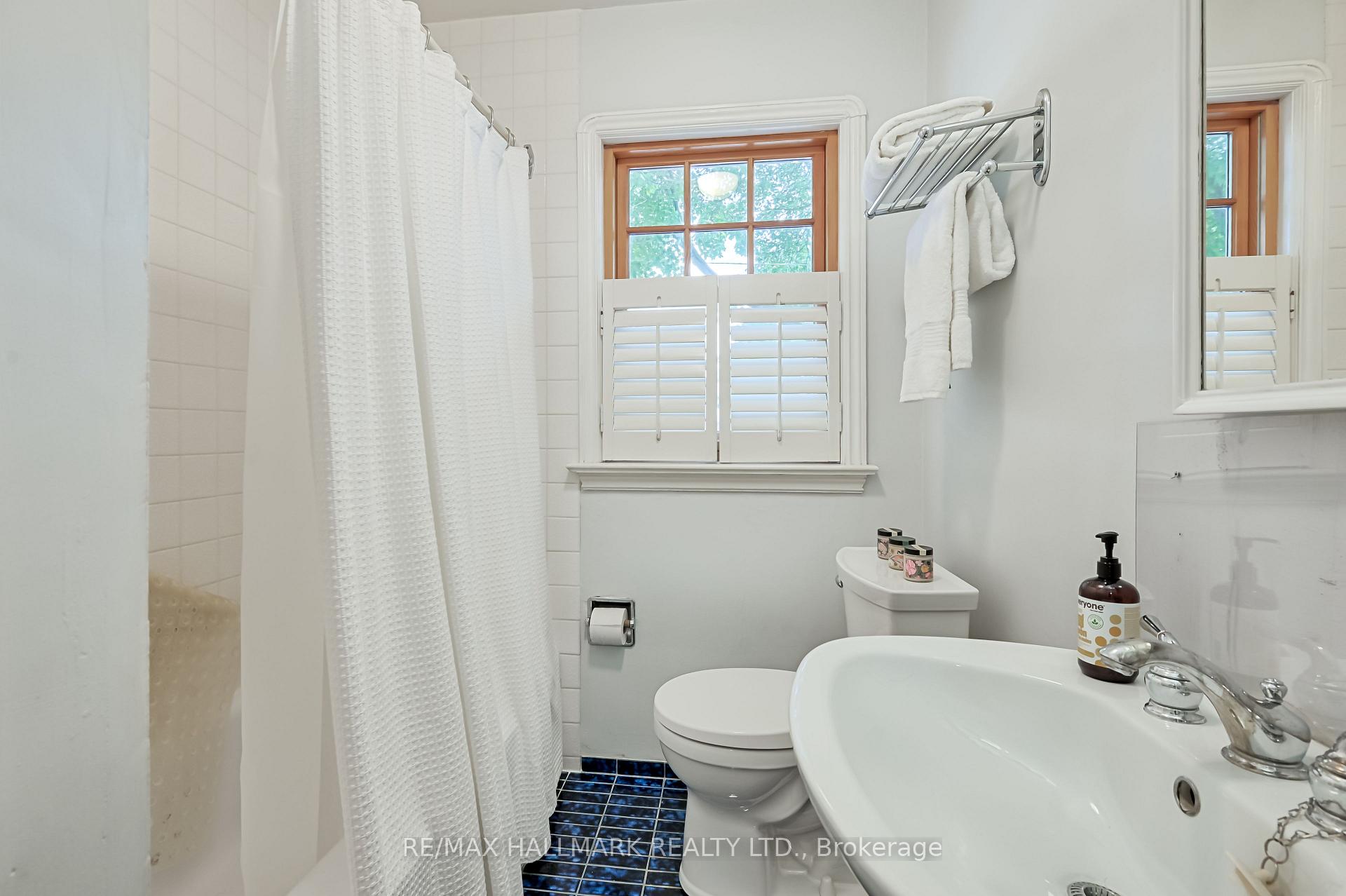 Photo 25 of 24 Thursfield Crescent, Toronto, Leaside — HOMEH