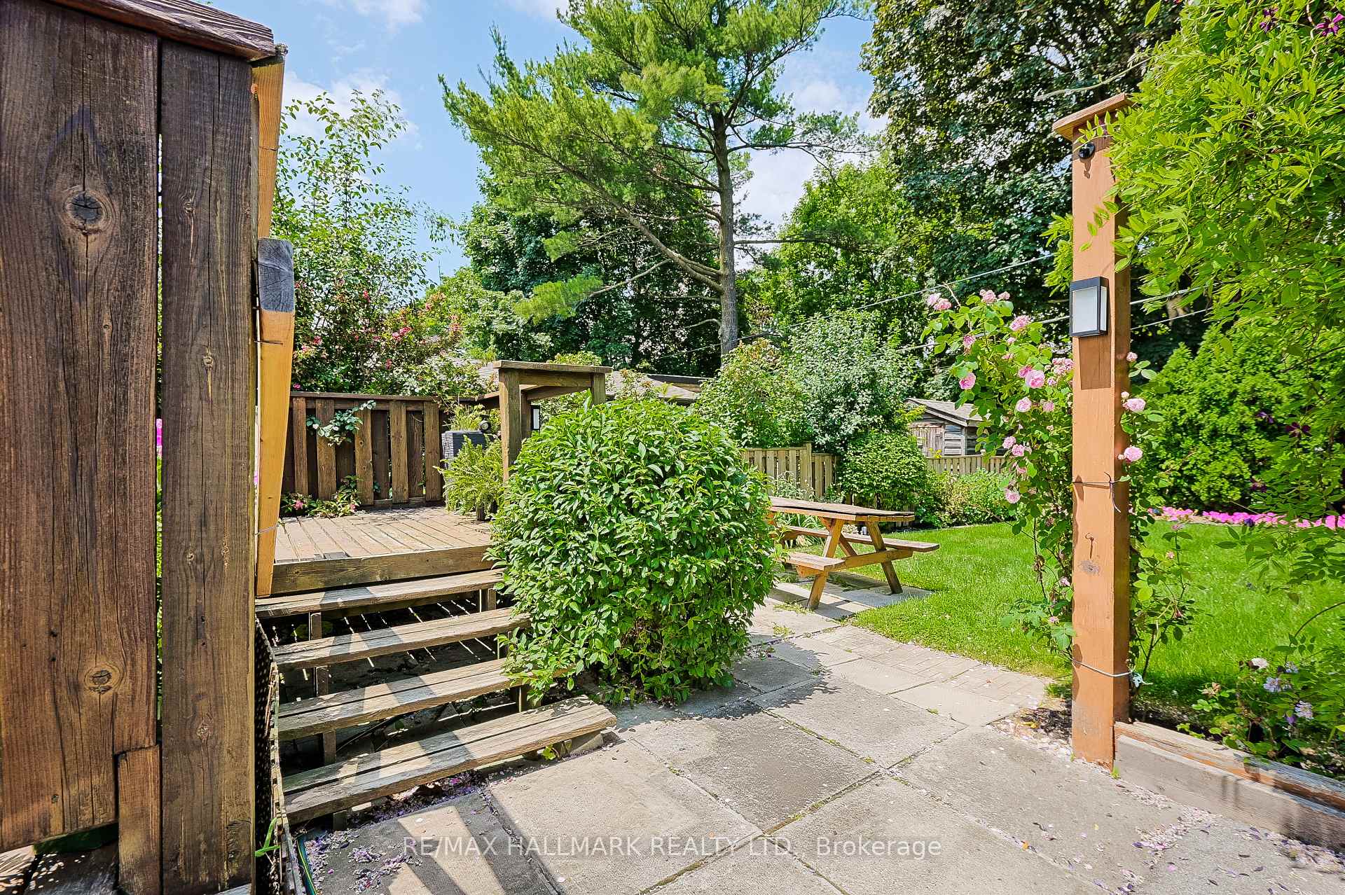 Photo 30 of 24 Thursfield Crescent, Toronto, Leaside — HOMEH
