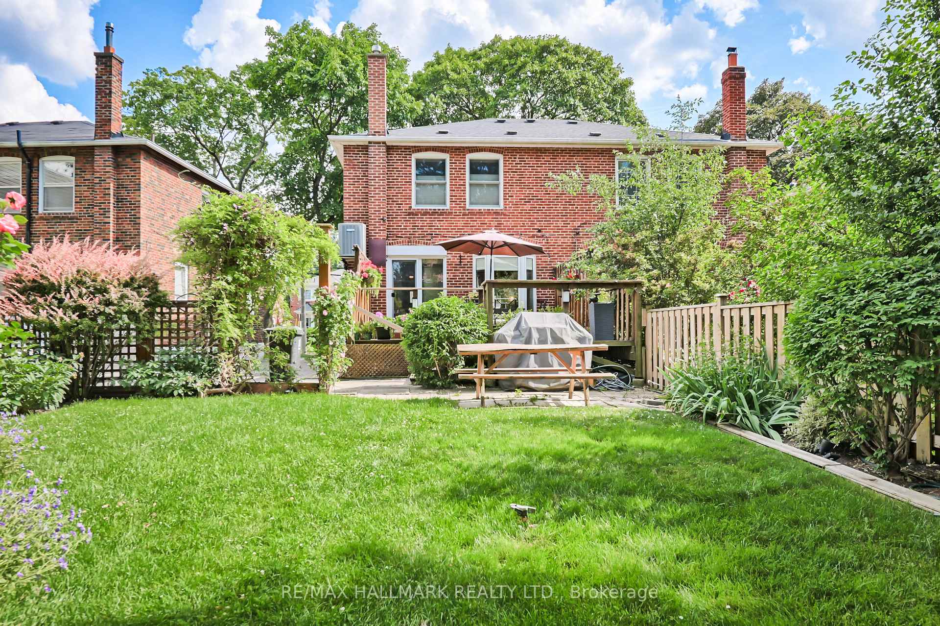 Photo 37 of 24 Thursfield Crescent, Toronto, Leaside — HOMEH
