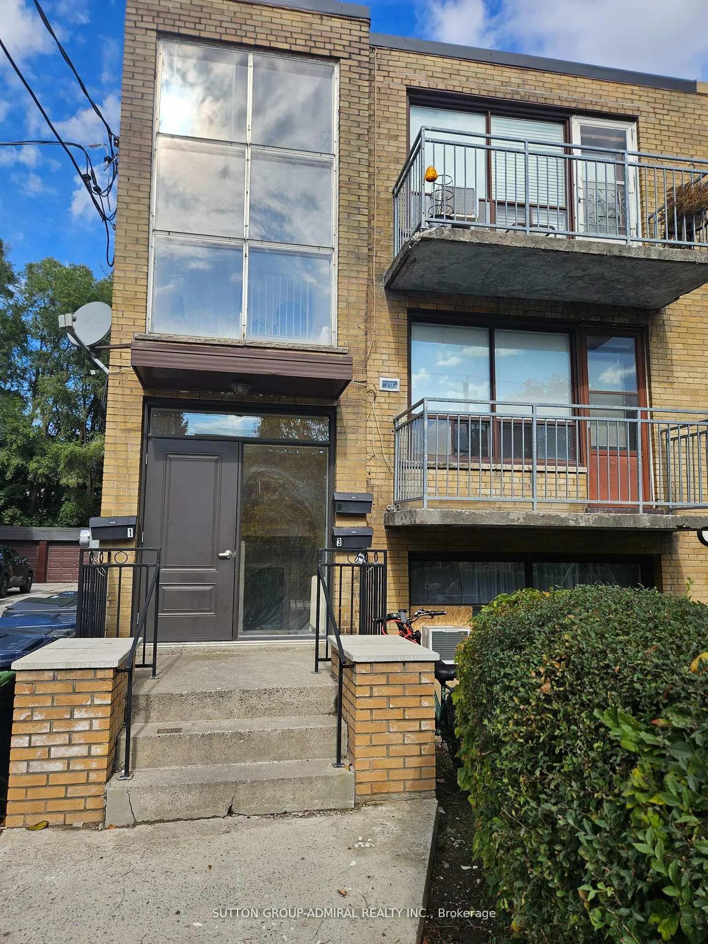 Photo 1 of Unit 2, 20 Meadowbrook Road, Toronto, Englemount-Lawrence — HOMEH