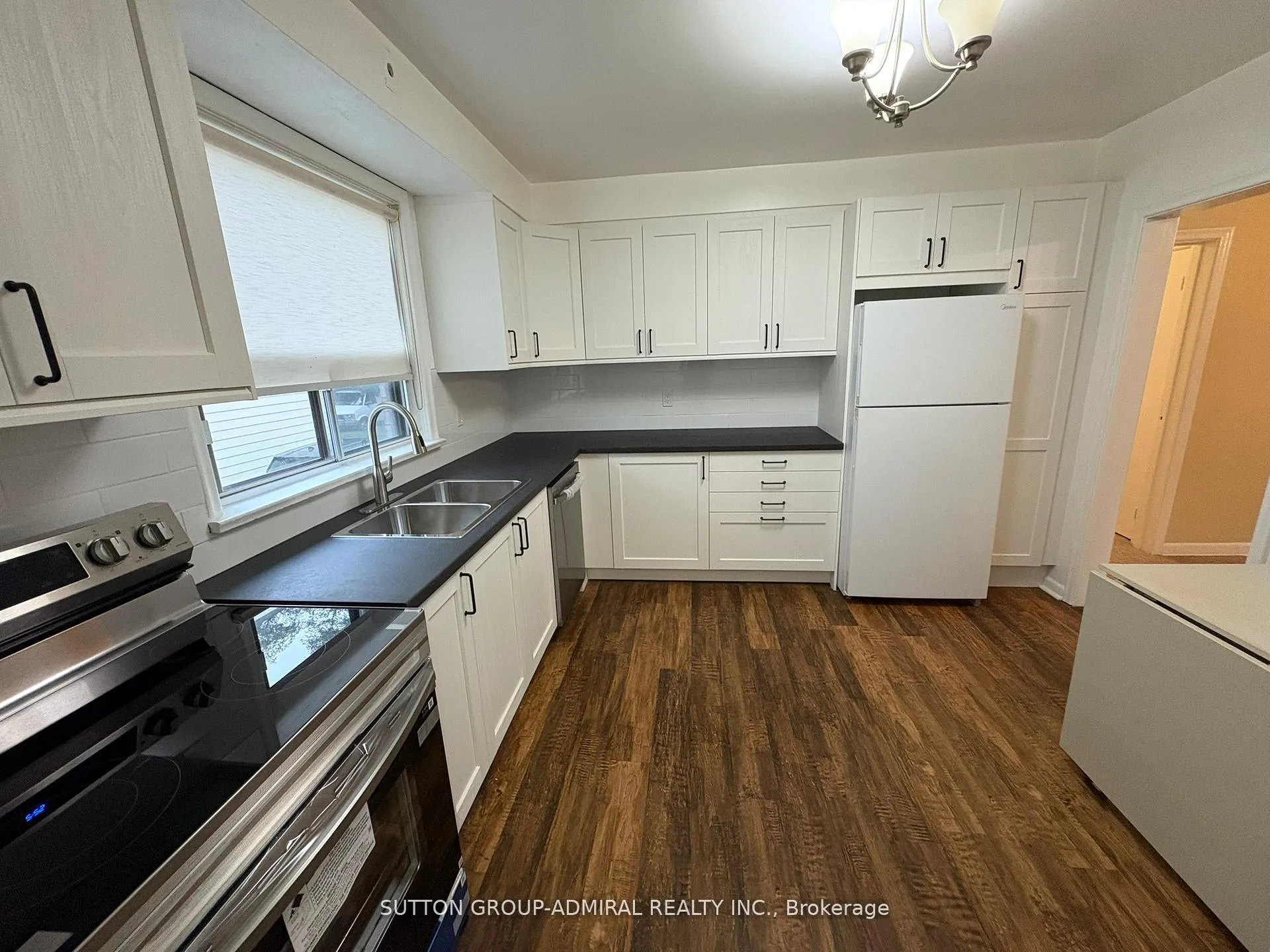 Photo 5 of Unit 2, 20 Meadowbrook Road, Toronto, Englemount-Lawrence — HOMEH