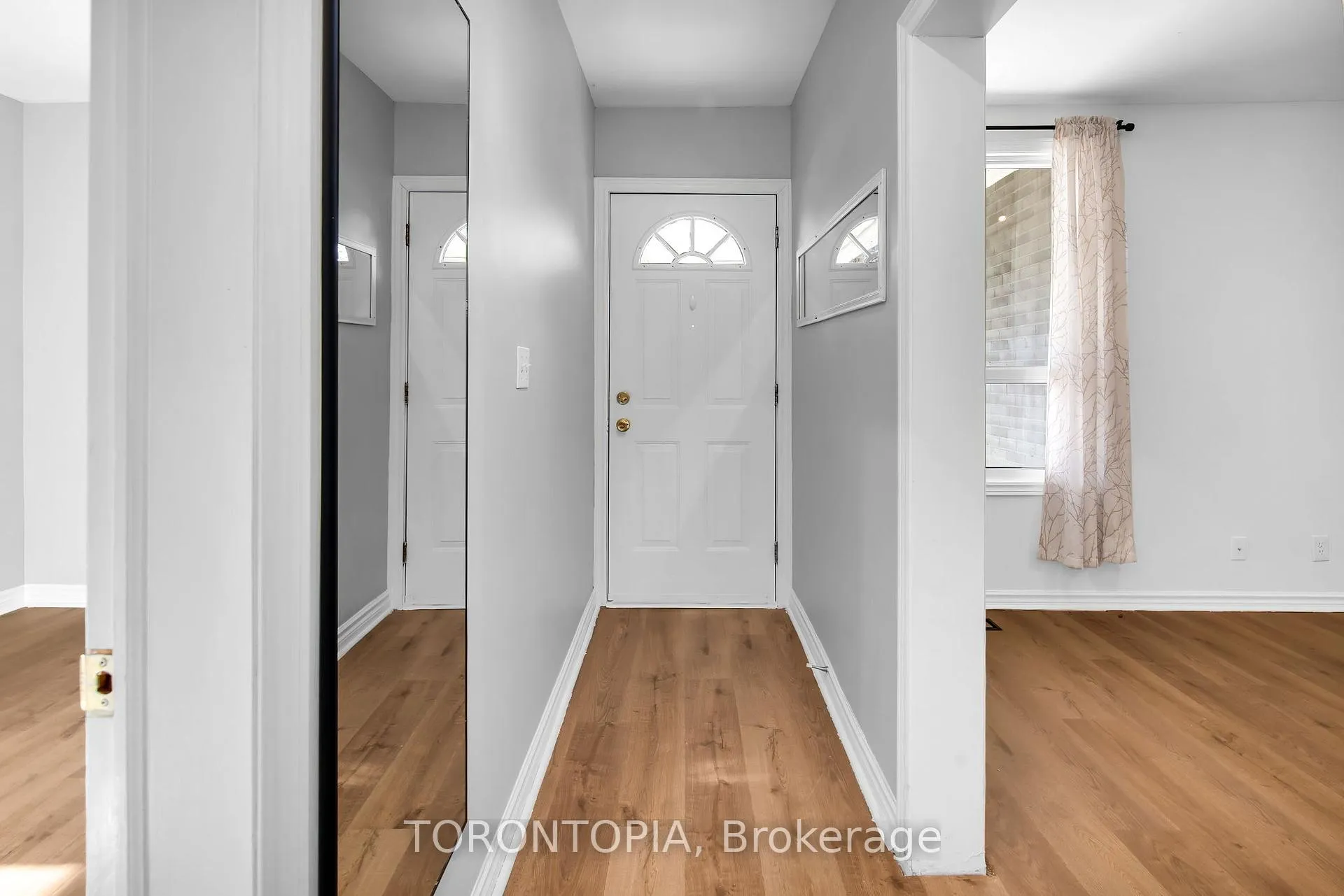 Photo 4 of Unit Main, 2346.5 Queen Street E, Toronto, The Beaches — HOMEH