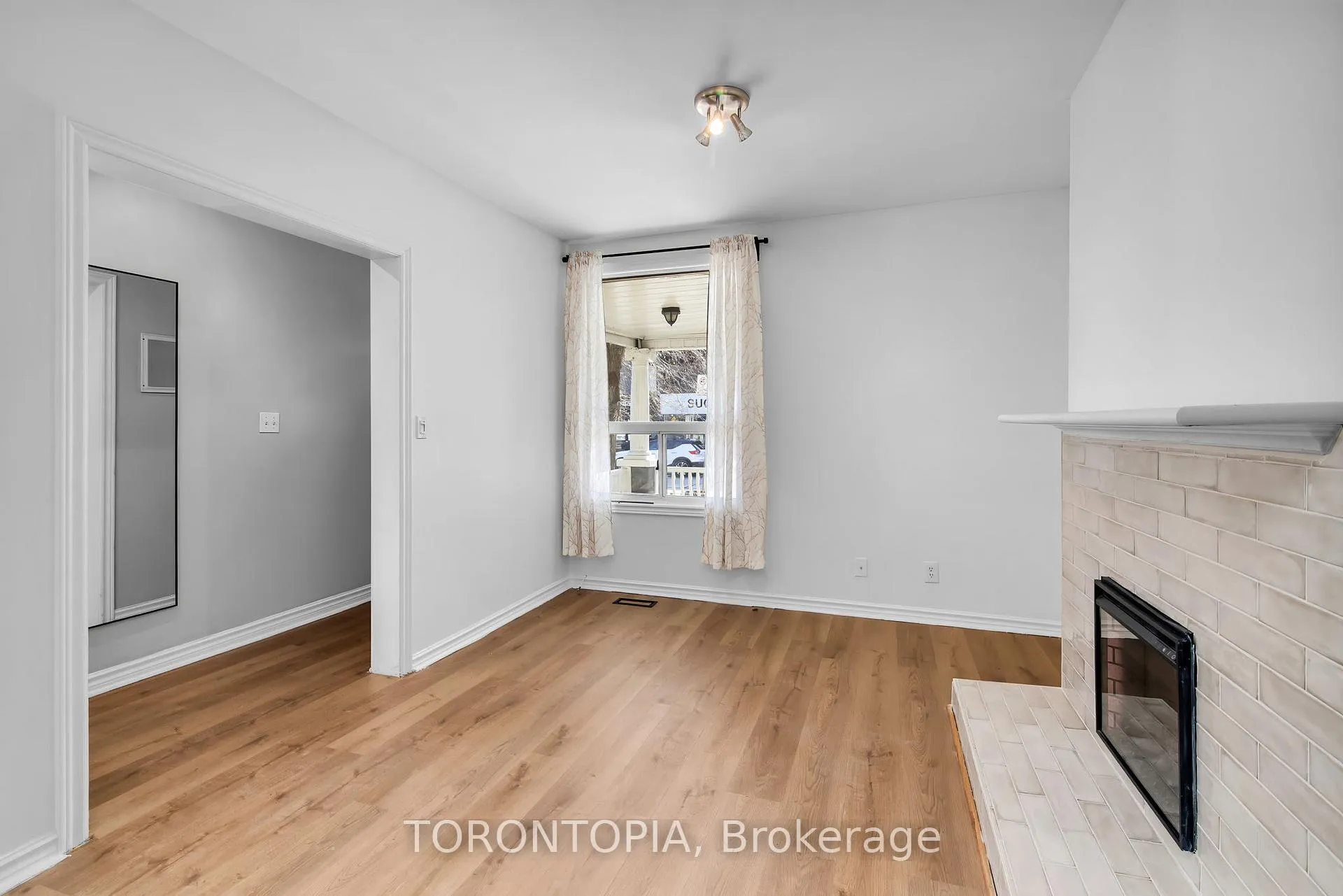 Photo 9 of Unit Main, 2346.5 Queen Street E, Toronto, The Beaches — HOMEH