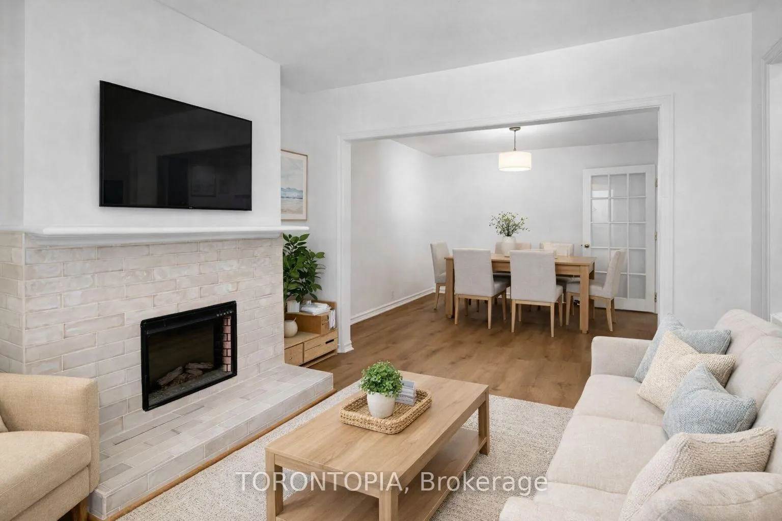Photo 10 of Unit Main, 2346.5 Queen Street E, Toronto, The Beaches — HOMEH