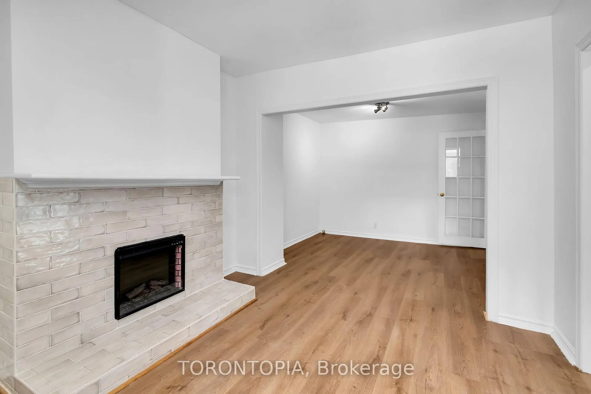 Photo 11 of Unit Main, 2346.5 Queen Street E, Toronto, The Beaches — HOMEH
