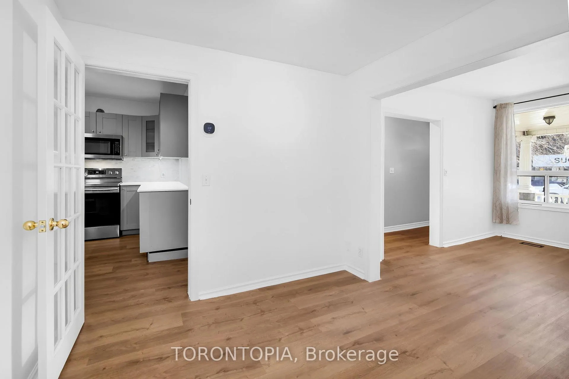 Photo 15 of Unit Main, 2346.5 Queen Street E, Toronto, The Beaches — HOMEH