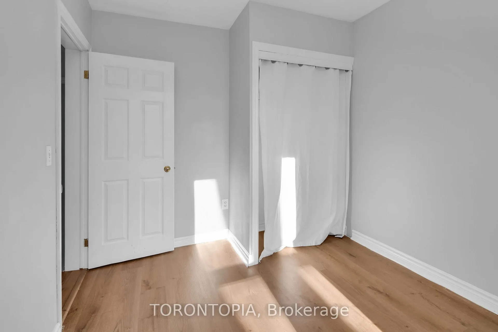 Photo 31 of Unit Main, 2346.5 Queen Street E, Toronto, The Beaches — HOMEH