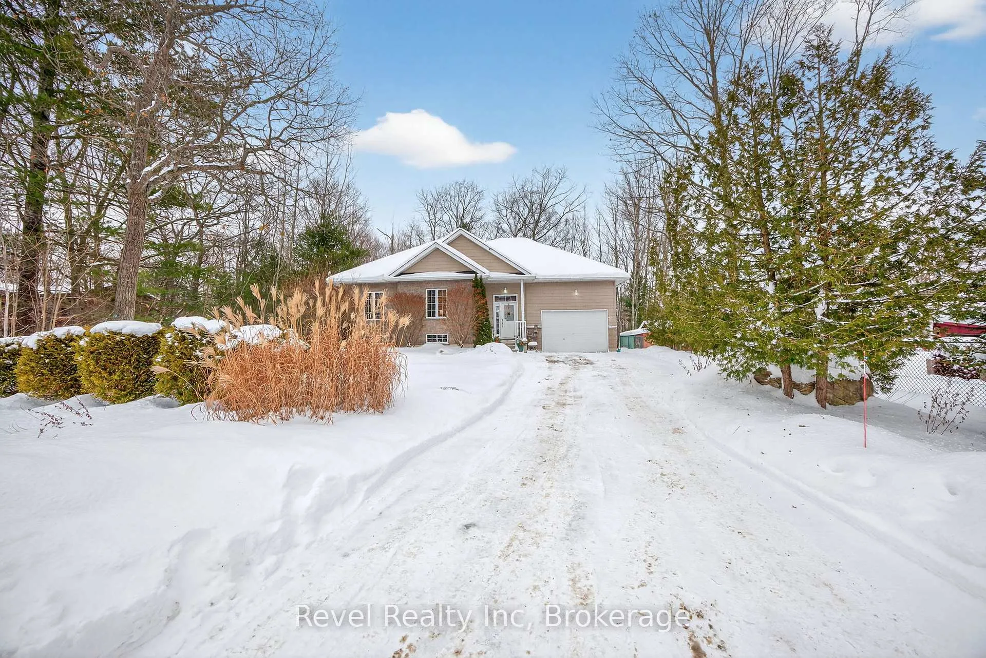 Photo 1 of 61 Rue Vanier, Tiny, Rural Tiny — HOMEH