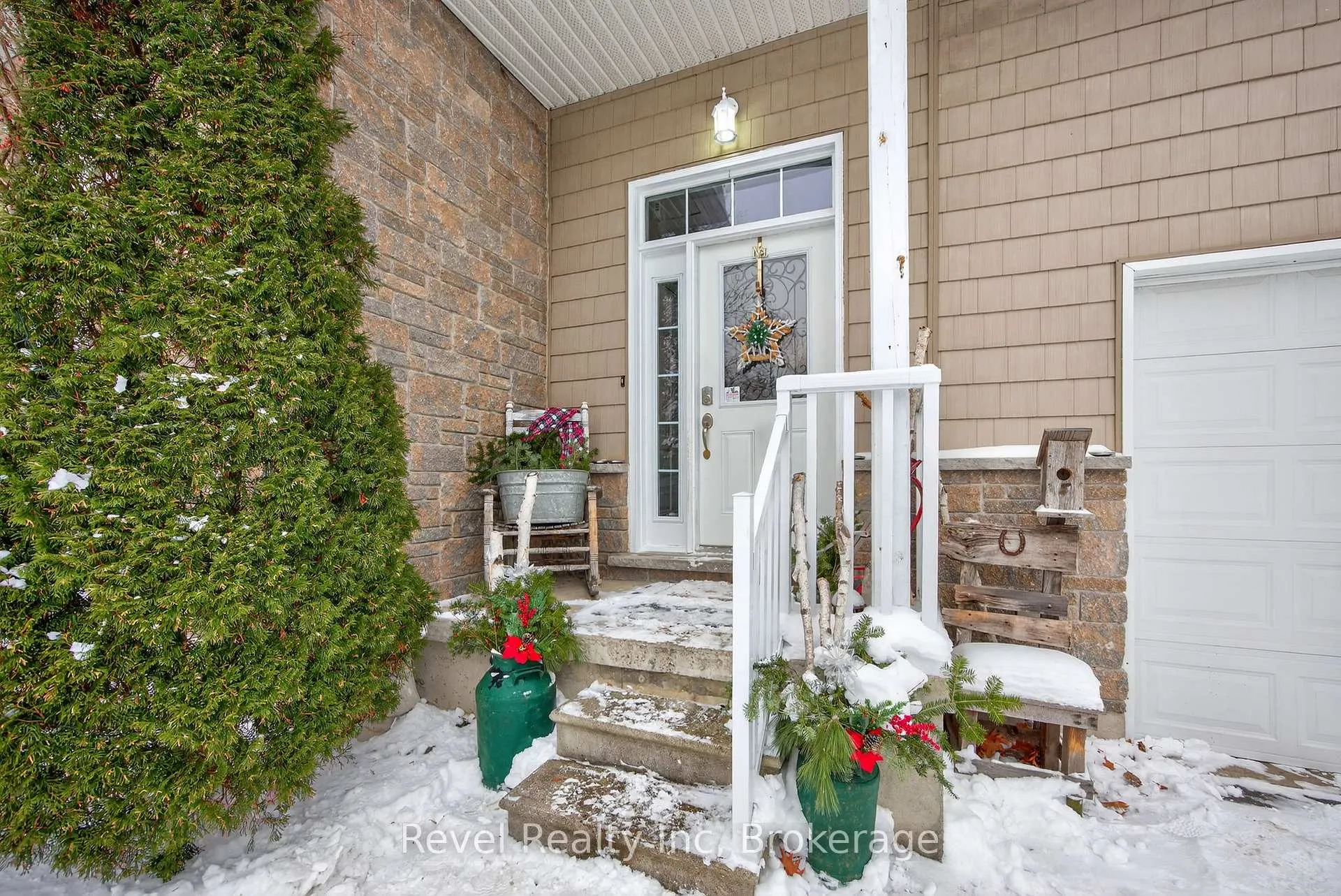 Photo 2 of 61 Rue Vanier, Tiny, Rural Tiny — HOMEH