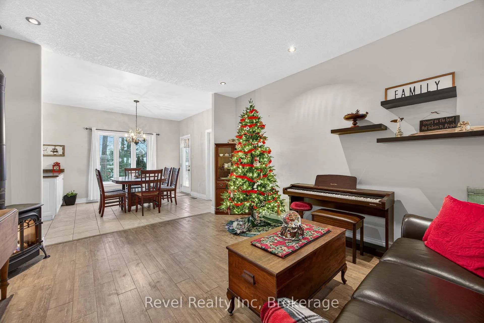 Photo 3 of 61 Rue Vanier, Tiny, Rural Tiny — HOMEH