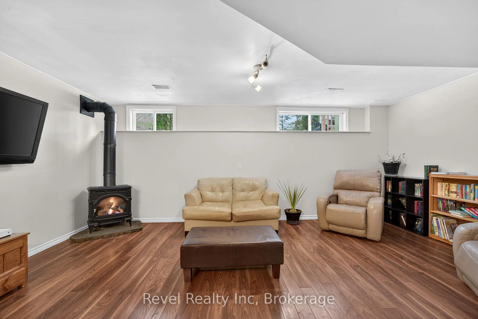 Photo 22 of 61 Rue Vanier, Tiny, Rural Tiny — HOMEH