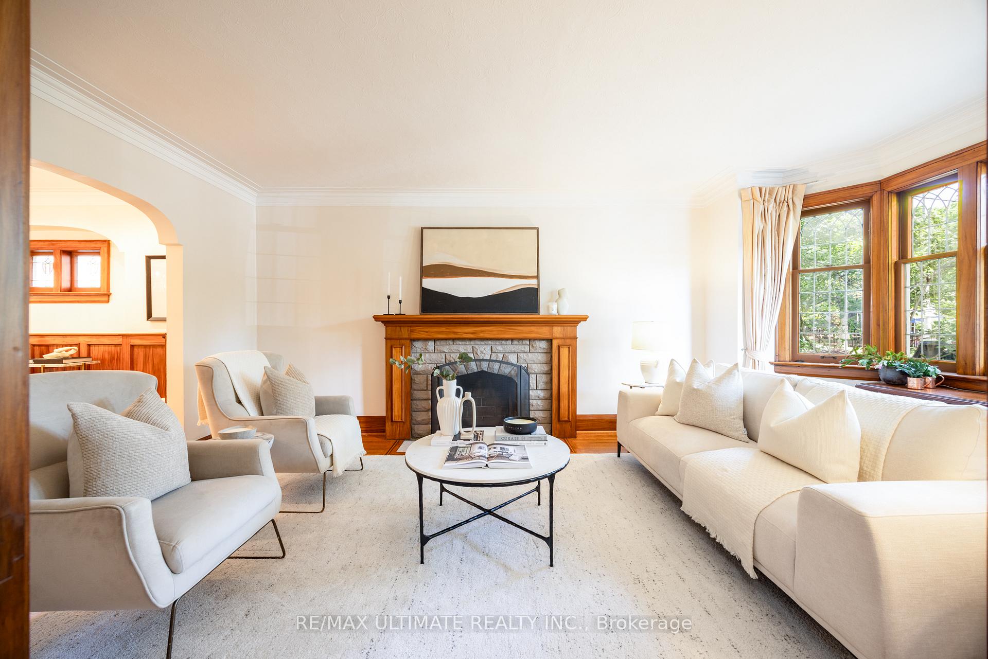 Photo 2 of 18 Rolph Road, Toronto, Leaside — HOMEH