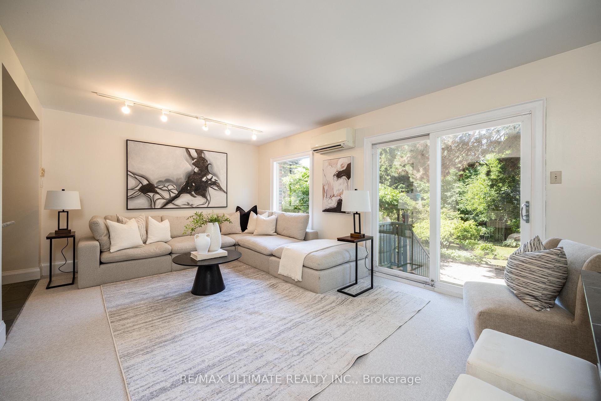 Photo 14 of 18 Rolph Road, Toronto, Leaside — HOMEH