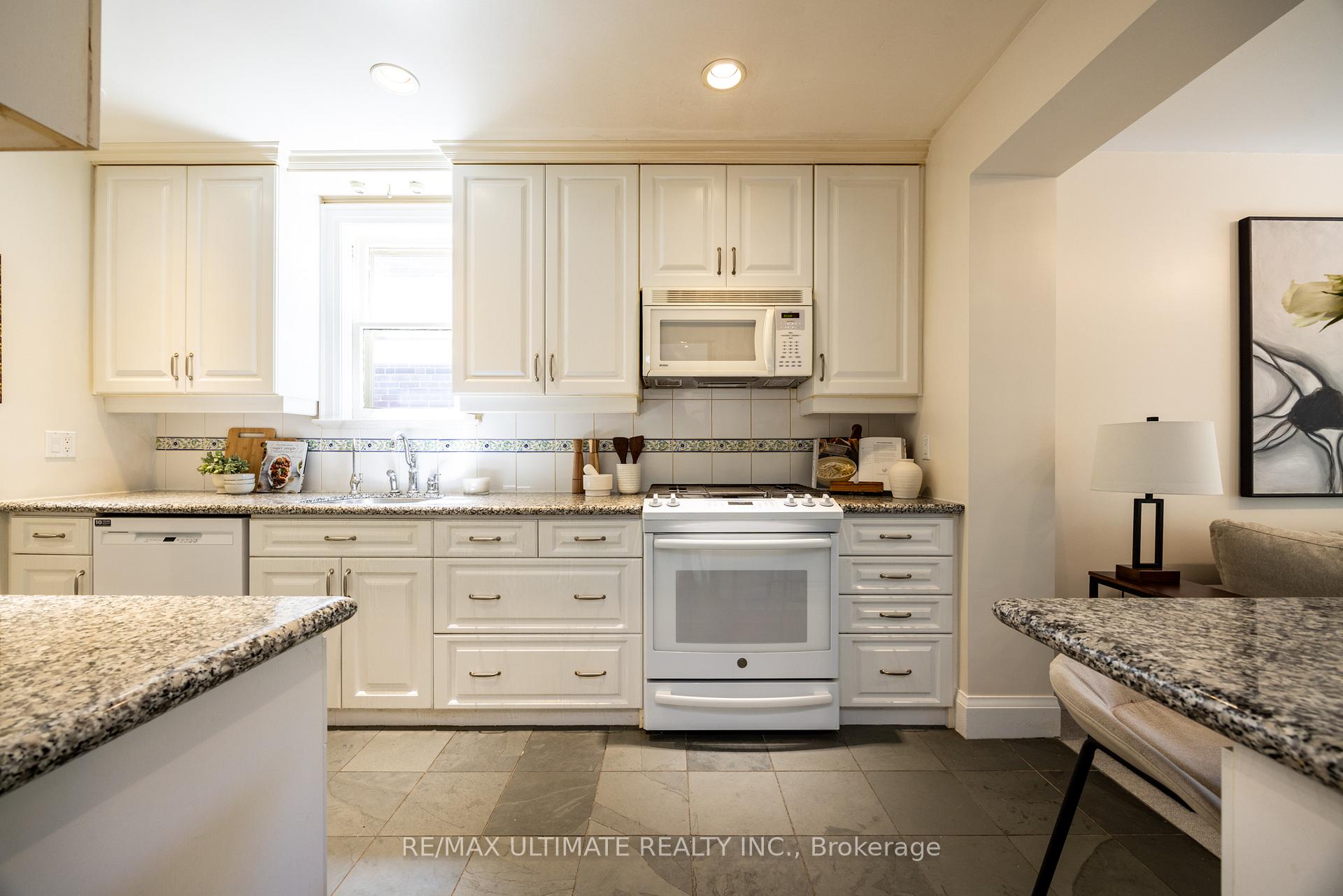 Photo 21 of 18 Rolph Road, Toronto, Leaside — HOMEH