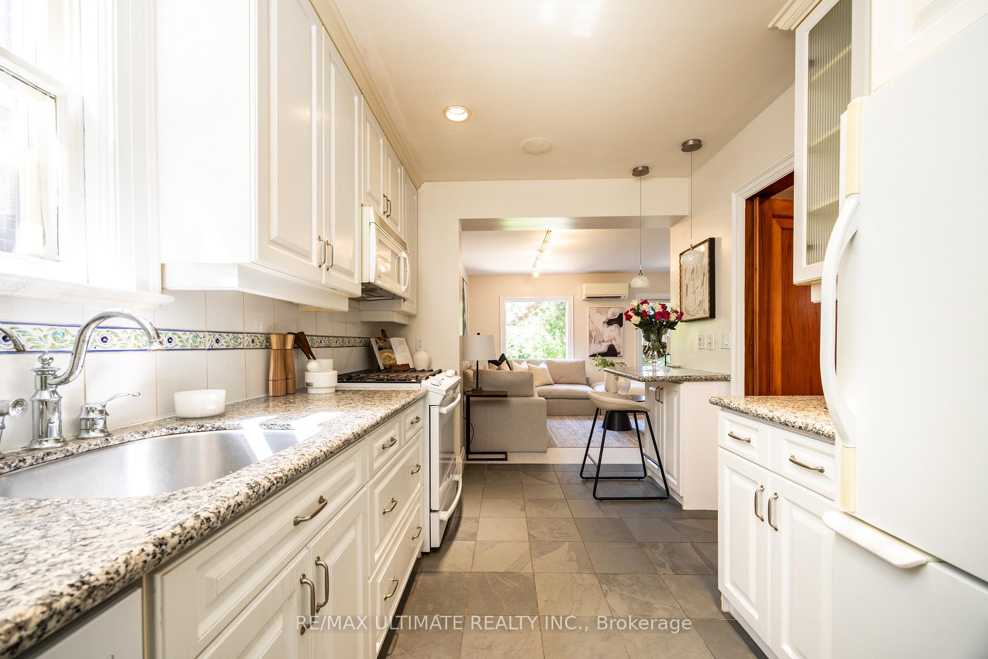 Photo 22 of 18 Rolph Road, Toronto, Leaside — HOMEH