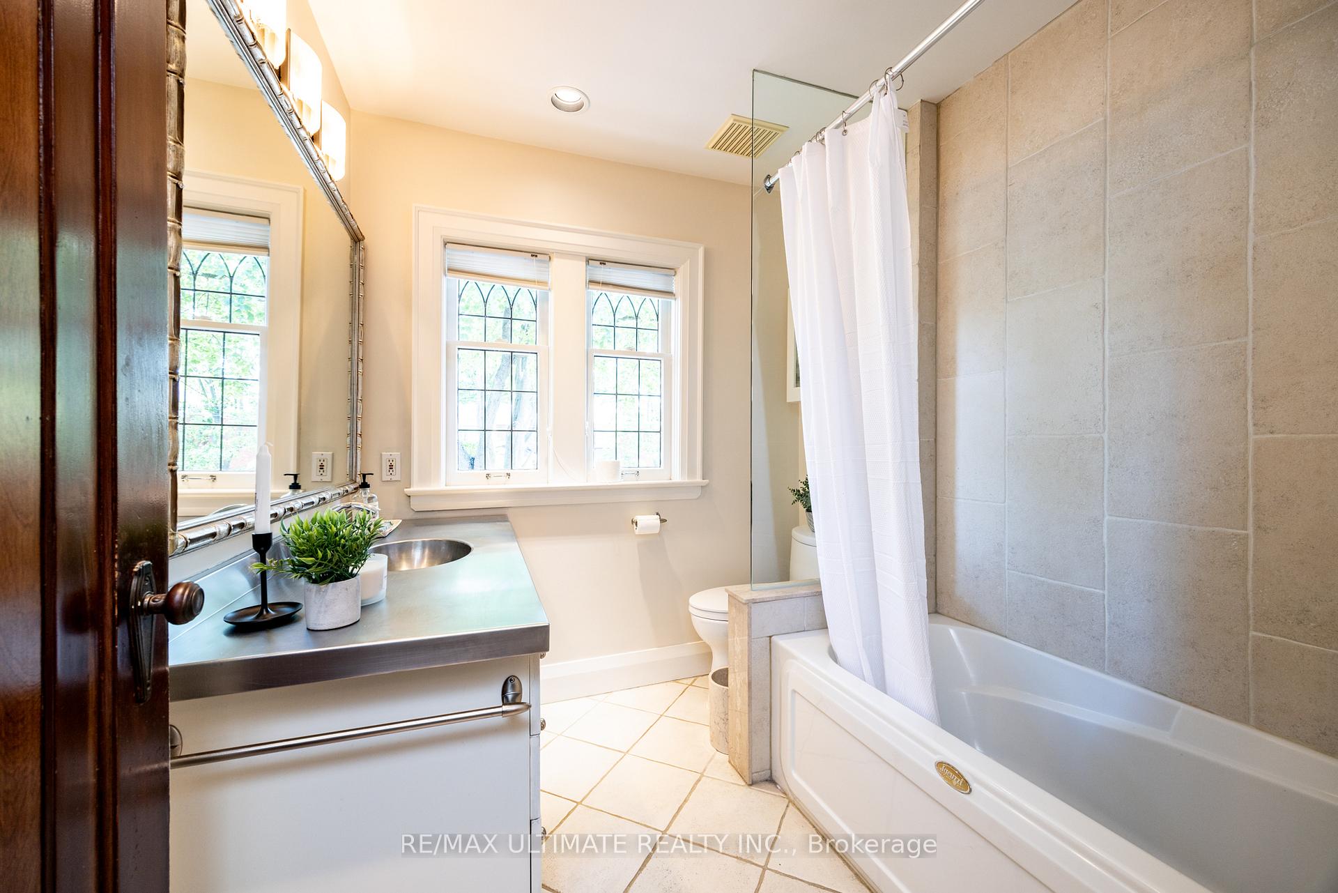 Photo 28 of 18 Rolph Road, Toronto, Leaside — HOMEH