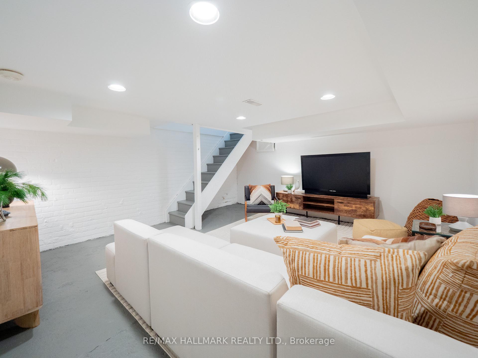 Photo 39 of 115 Victor Avenue, Toronto, North Riverdale — HOMEH