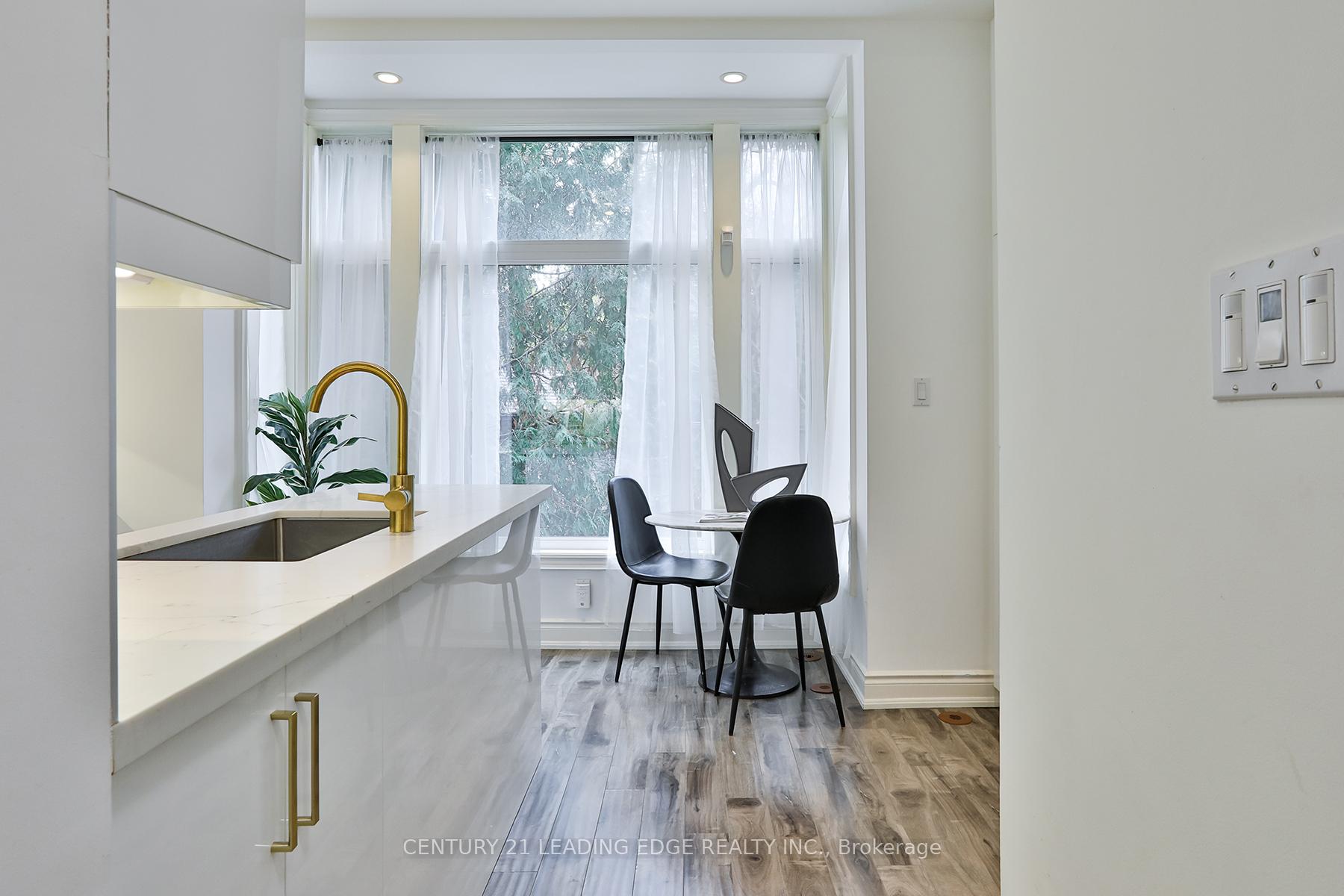Photo 2 of 198 B Moore Avenue, Toronto, Rosedale-Moore Park — HOMEH